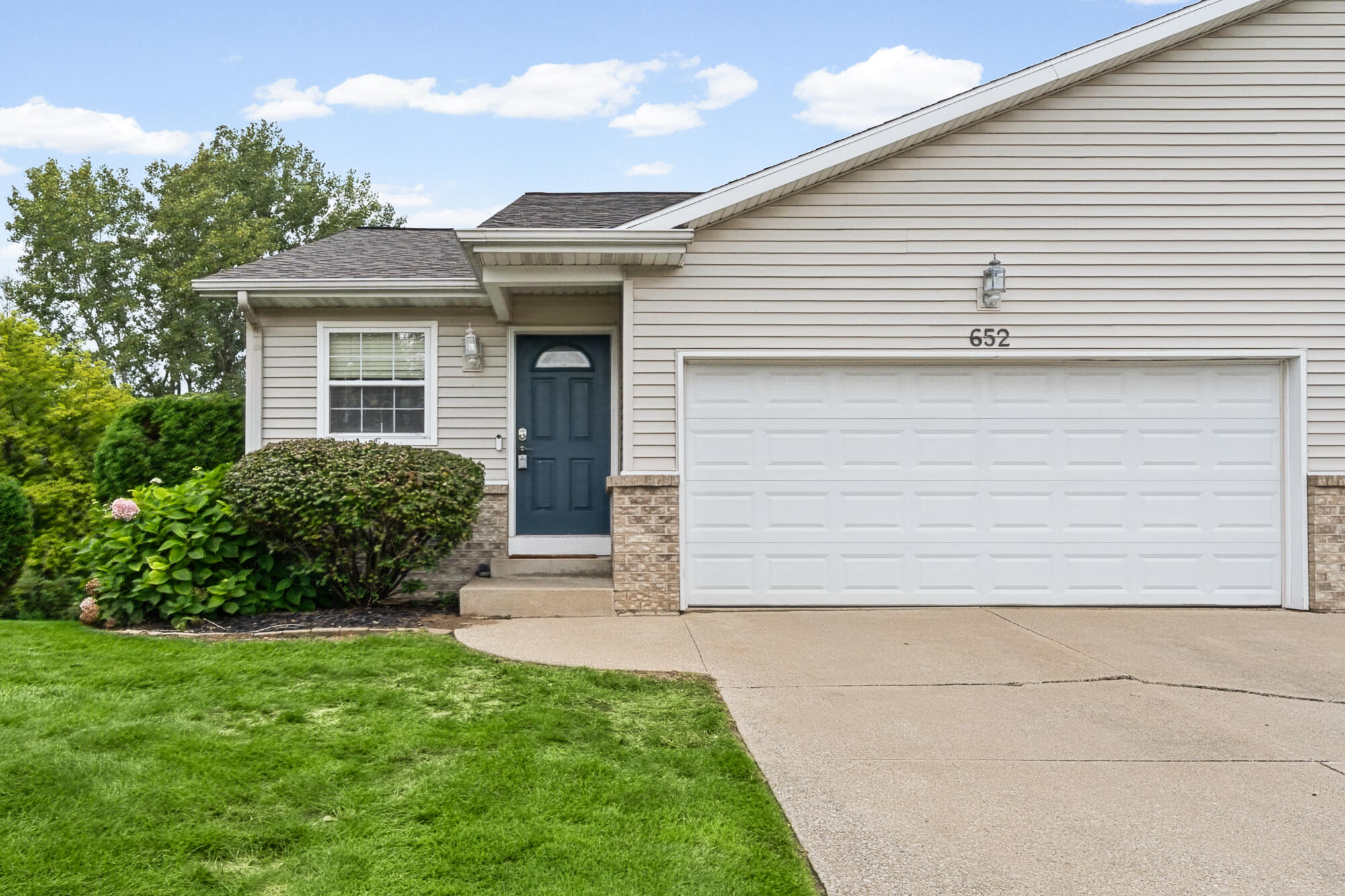 652 Wilshire Court Holland MI 49423