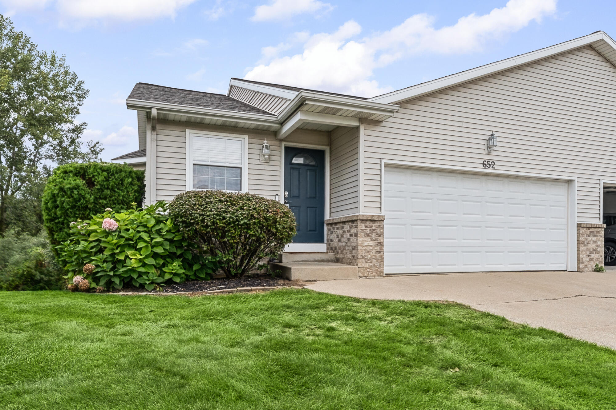 652 Wilshire Court Holland MI 49423