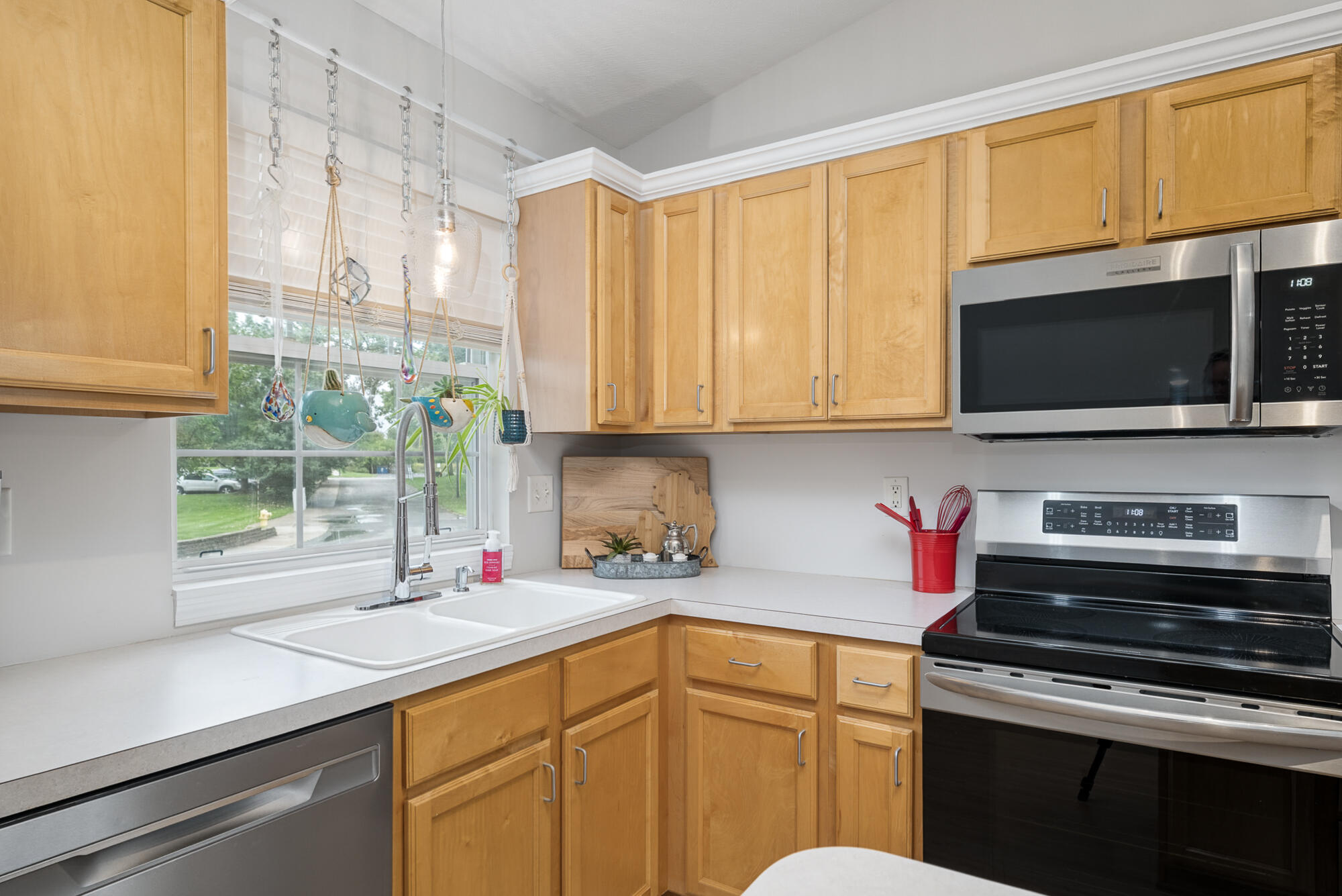 652 Wilshire Court Holland MI 49423