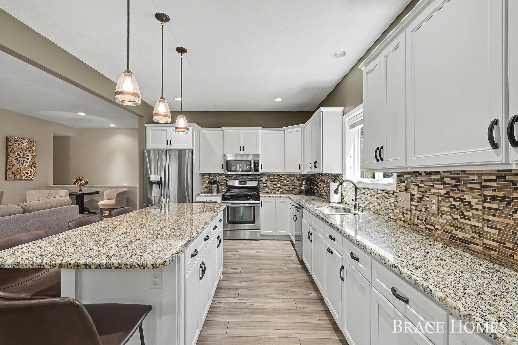 2902 Woodridge Circle NE Grand Rapids MI 49525