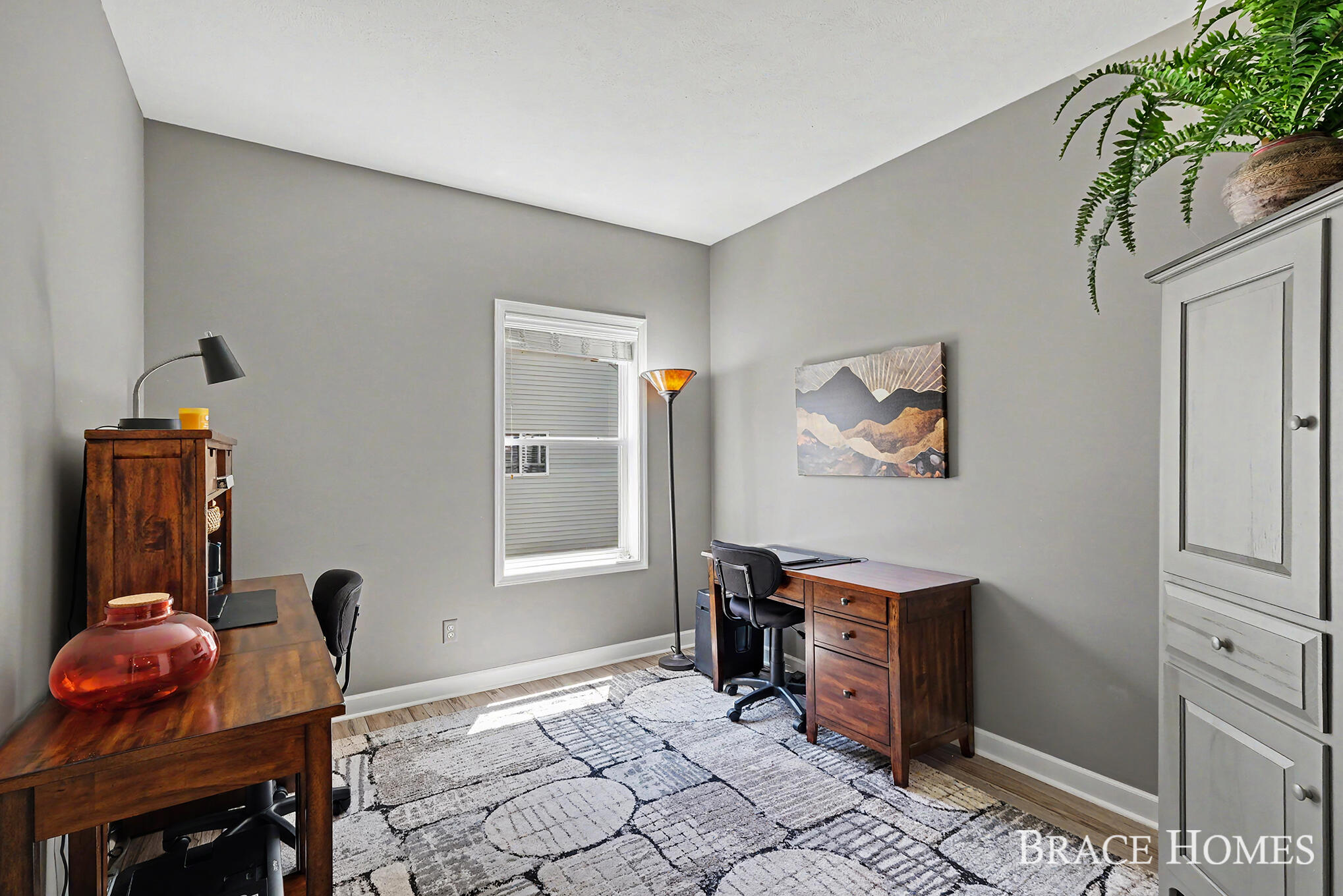 2902 Woodridge Circle NE Grand Rapids MI 49525