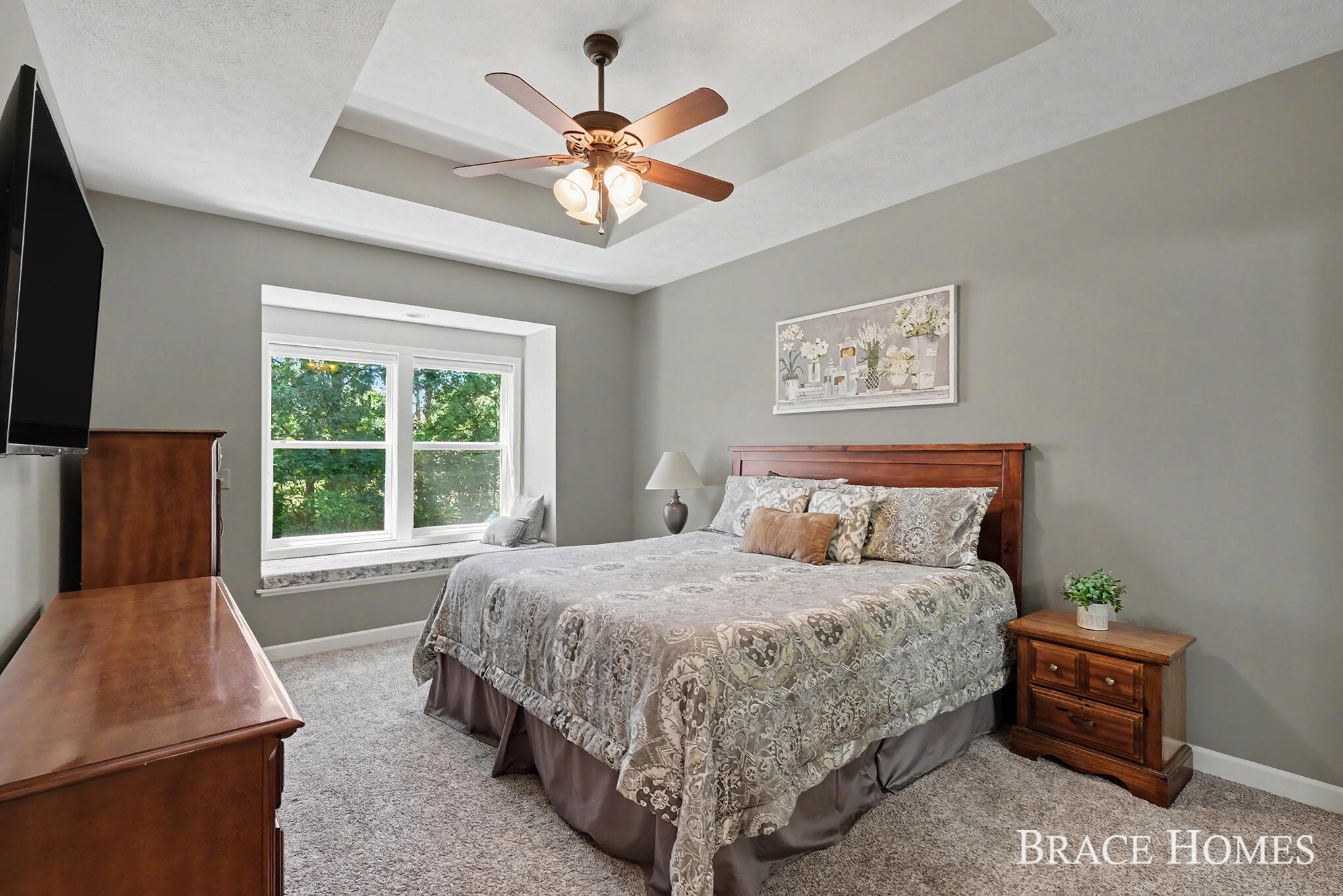 2902 Woodridge Circle NE Grand Rapids MI 49525