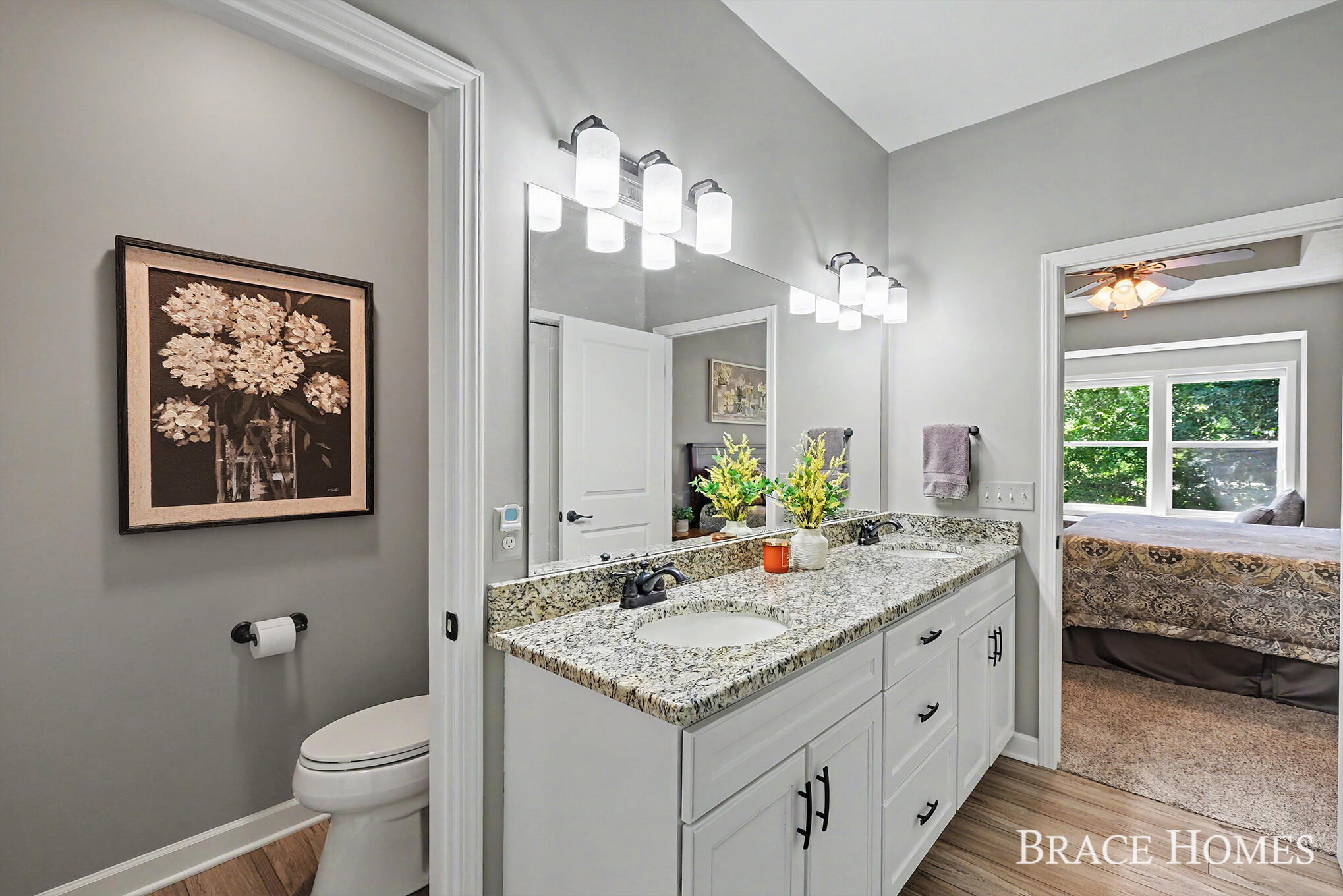 2902 Woodridge Circle NE Grand Rapids MI 49525