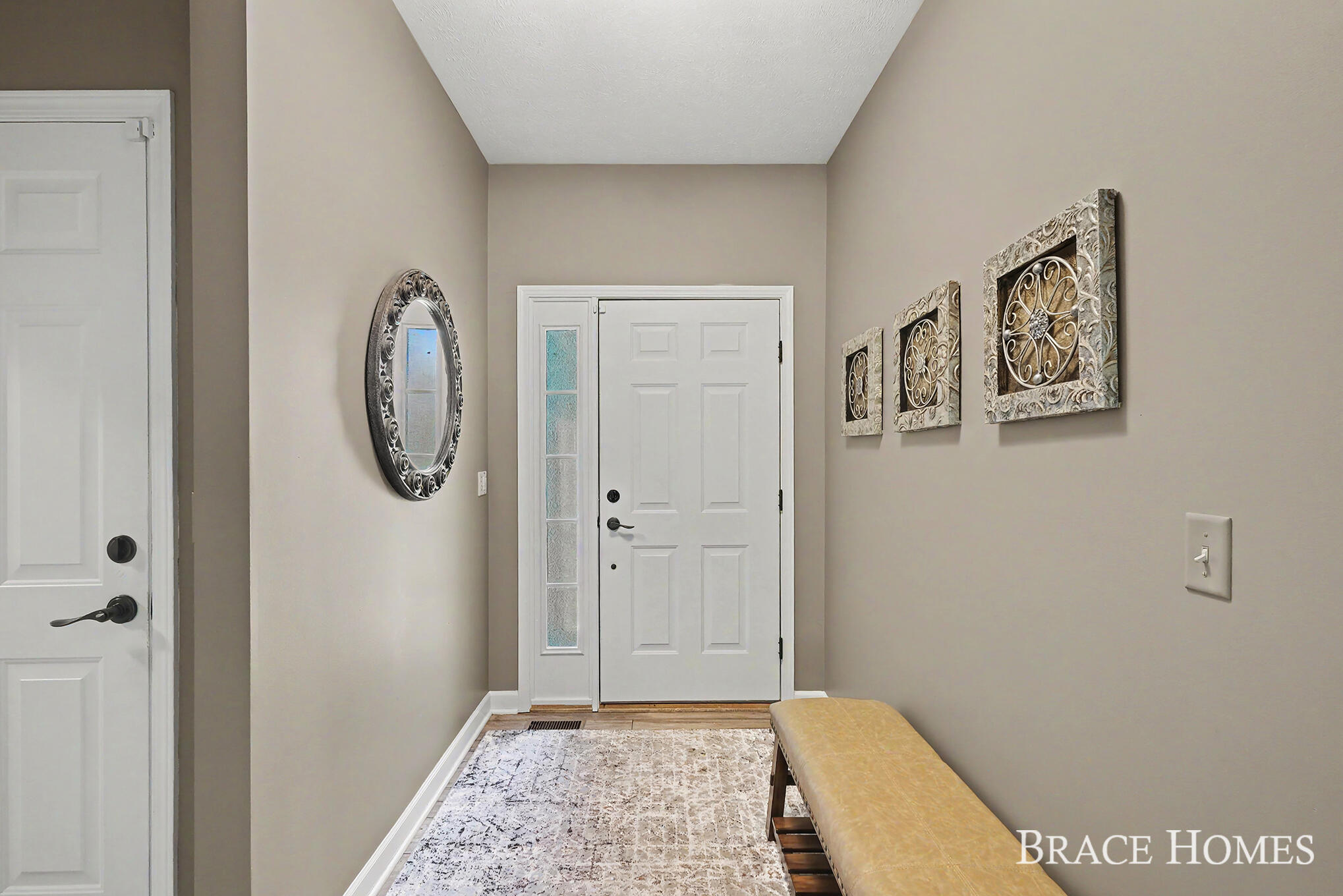2902 Woodridge Circle NE Grand Rapids MI 49525