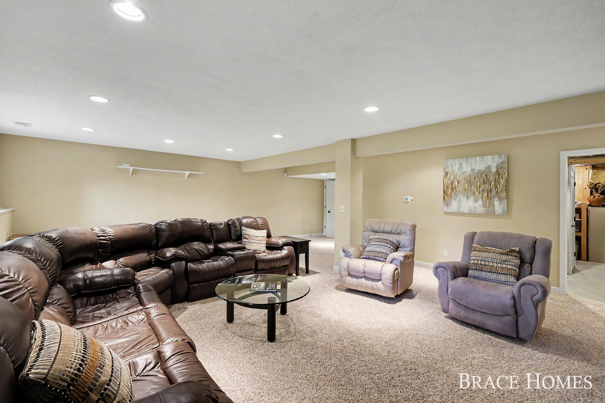 2902 Woodridge Circle NE Grand Rapids MI 49525