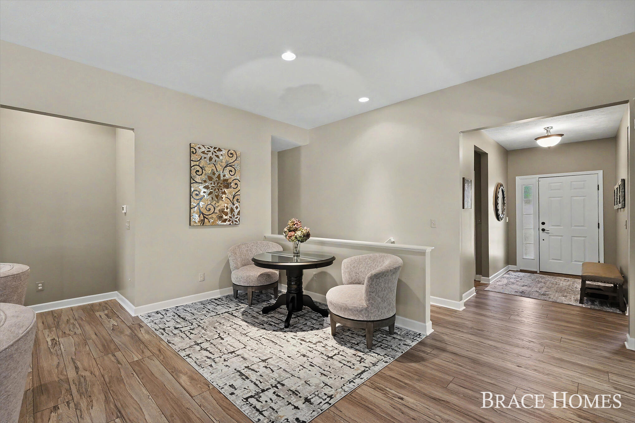 2902 Woodridge Circle NE Grand Rapids MI 49525