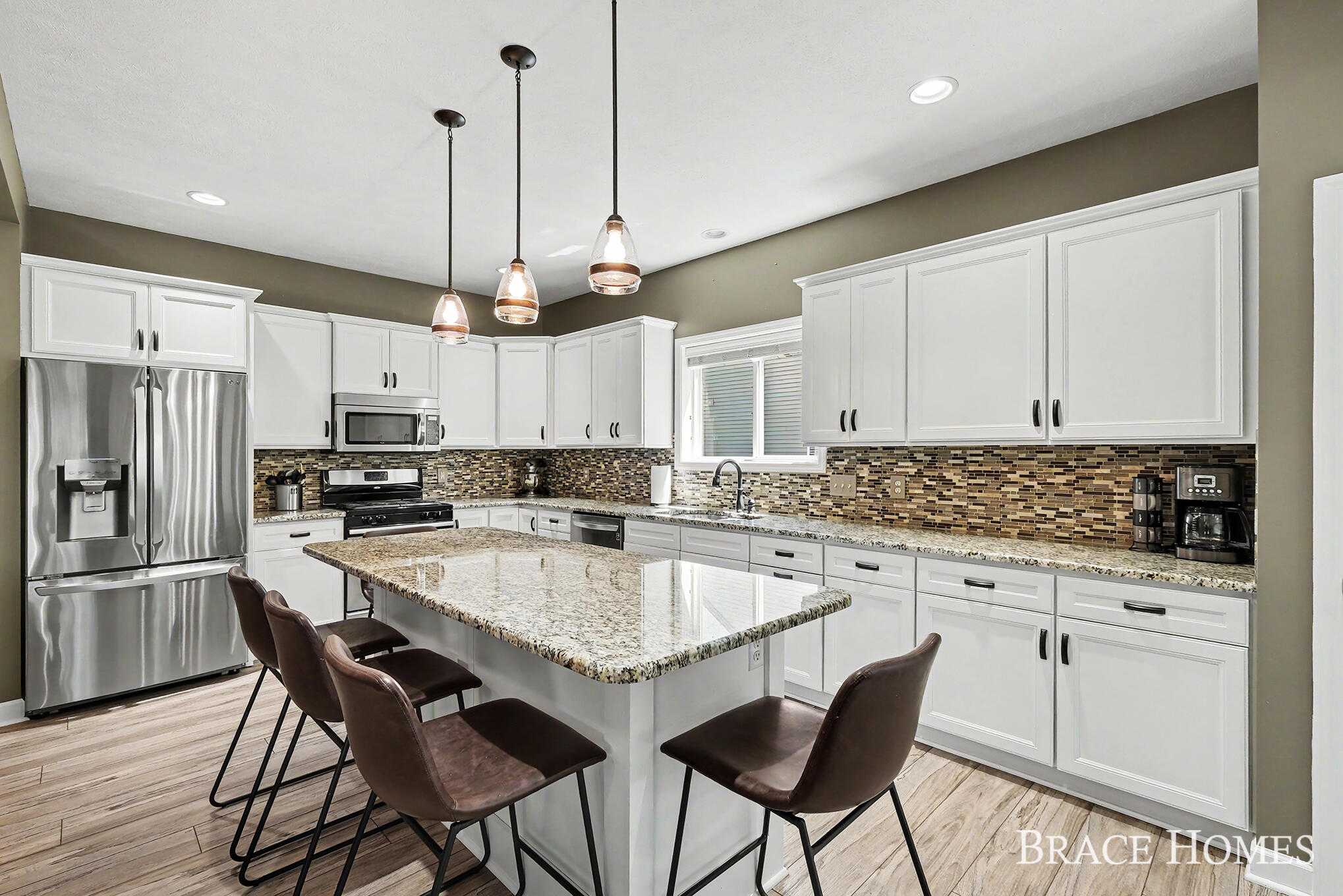 2902 Woodridge Circle NE Grand Rapids MI 49525