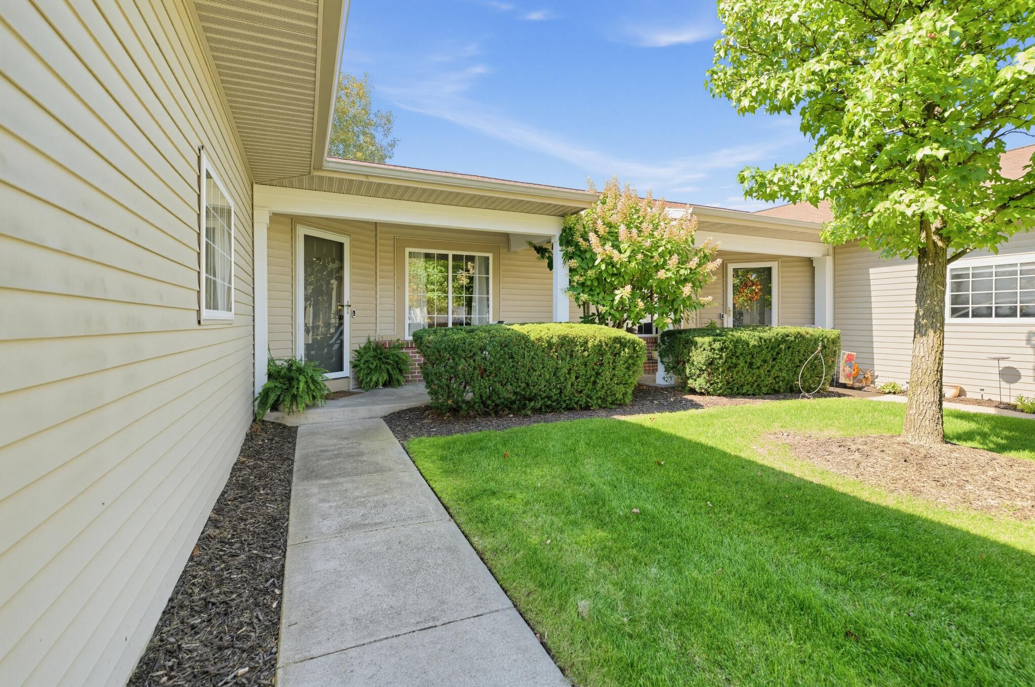 2615 SE Cascade Place Drive Grand Rapids MI 49546