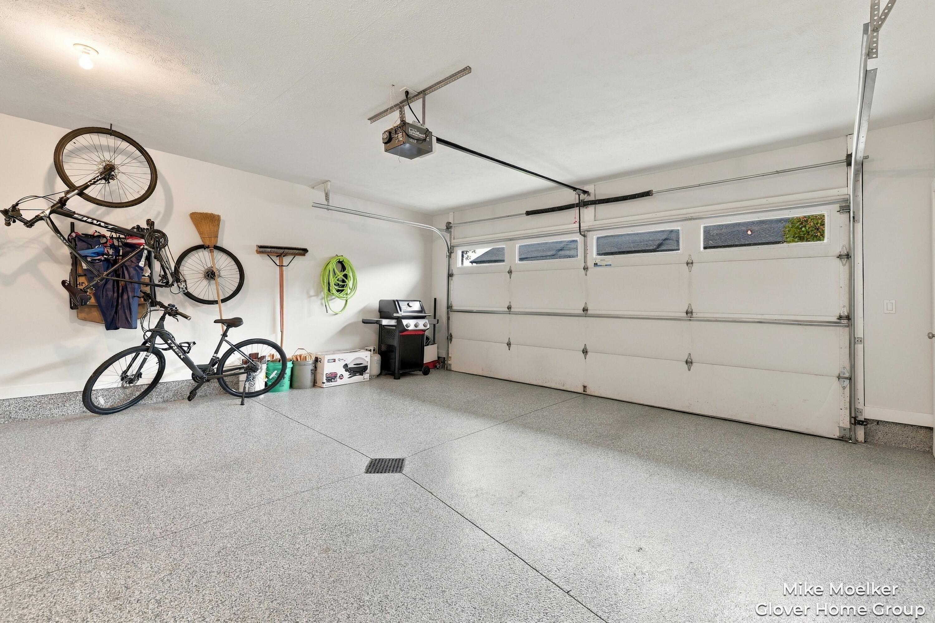 315 NW Crossing Holland MI 49423