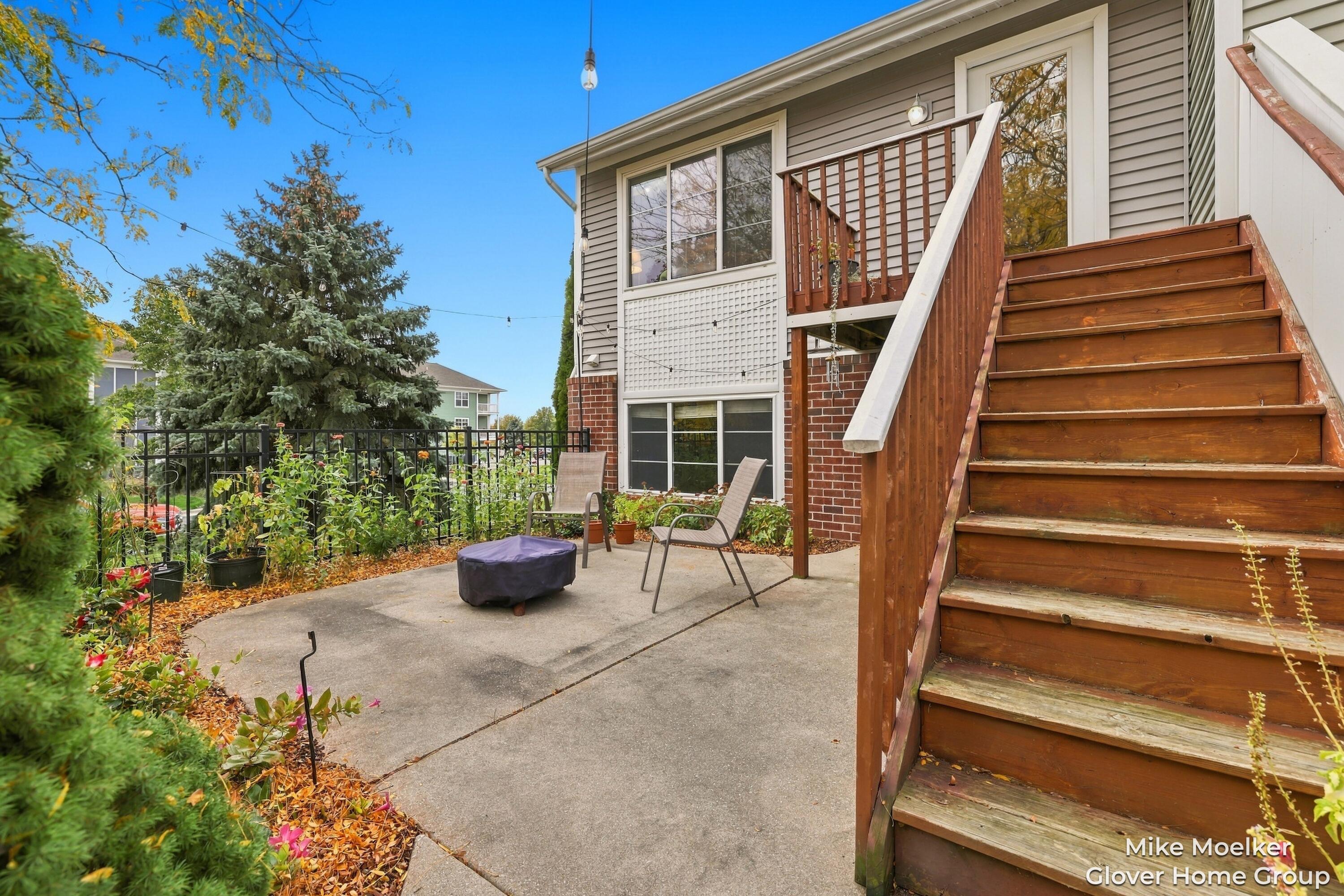 315 NW Crossing Holland MI 49423