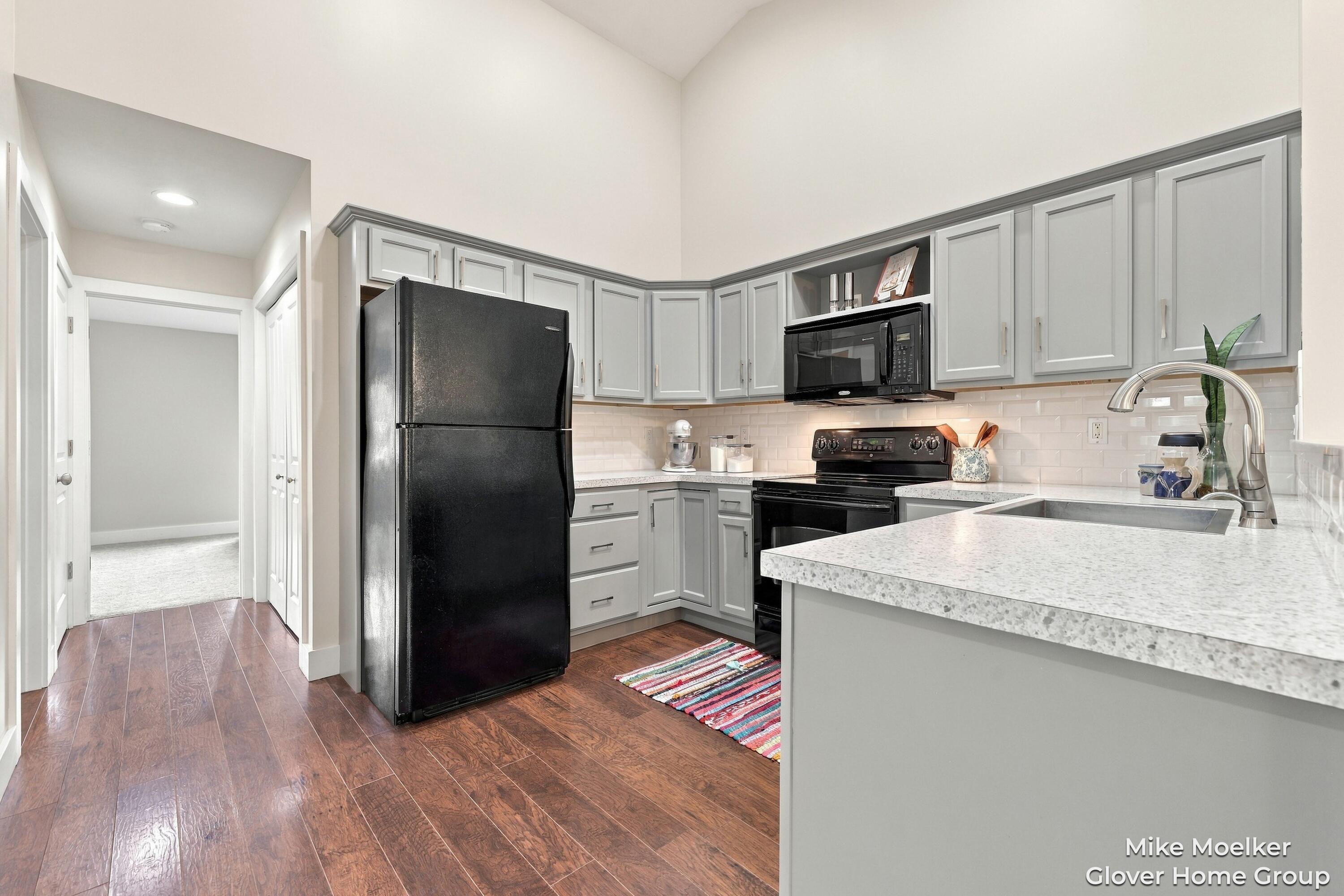 315 NW Crossing Holland MI 49423