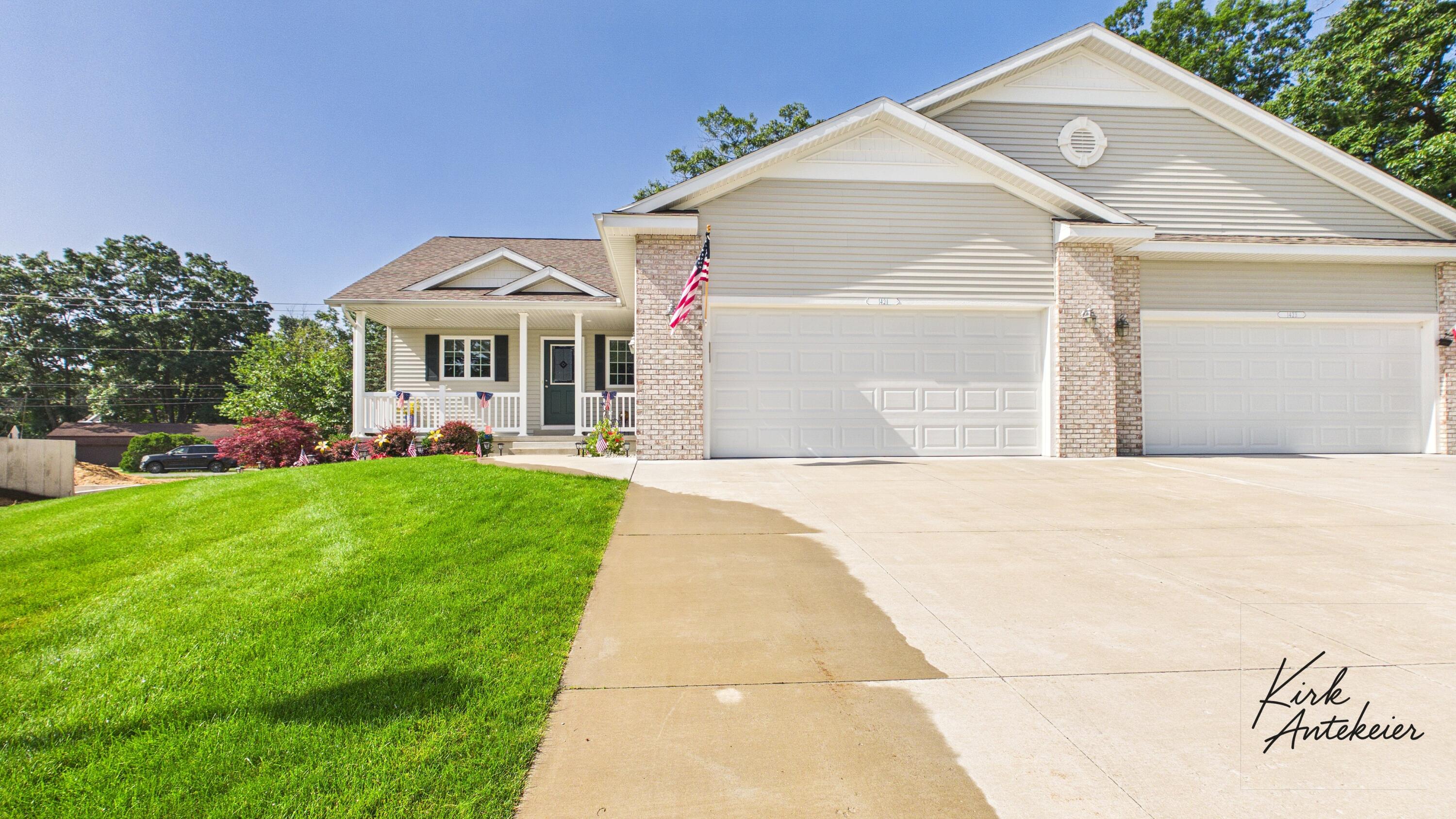 1421 E Addison Way Muskegon MI 49445