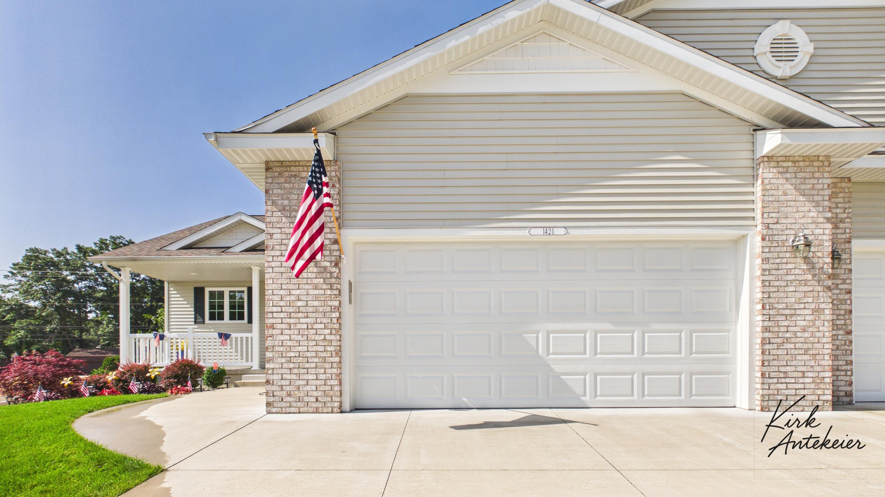 1421 E Addison Way Muskegon MI 49445