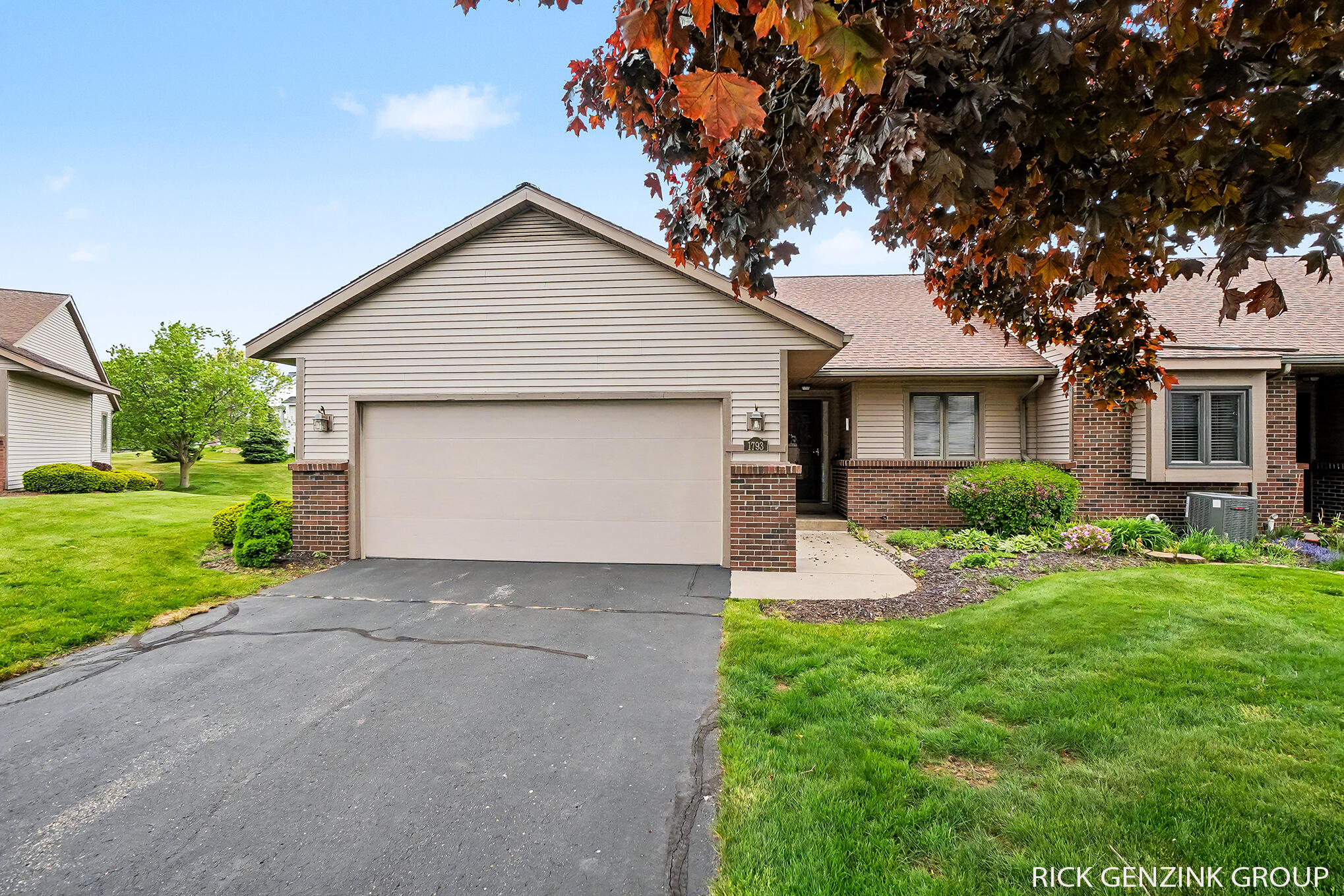 1793 Lakeview Drive Zeeland MI 49464