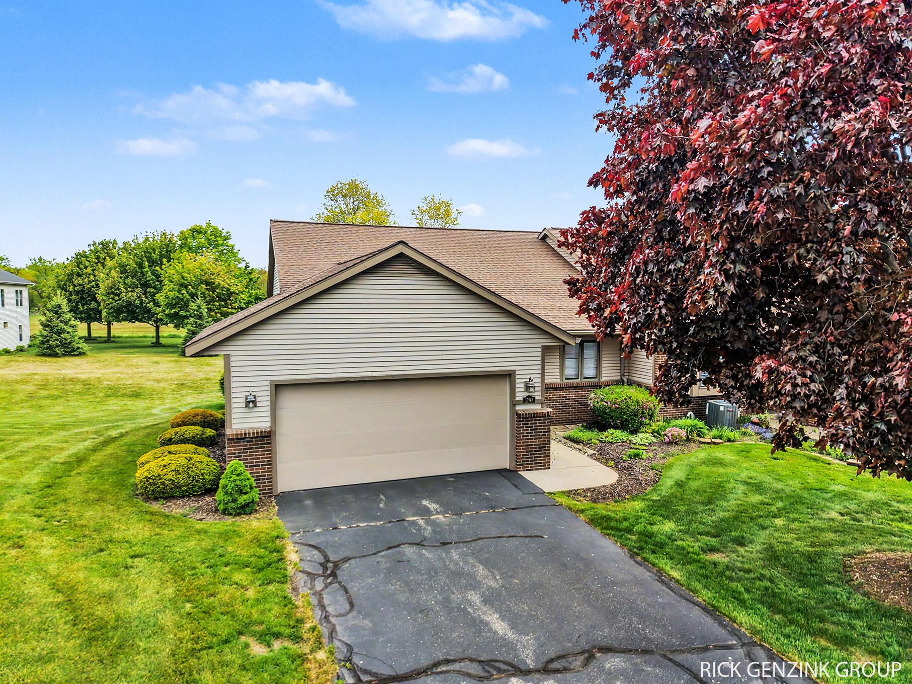 1793 Lakeview Drive Zeeland MI 49464