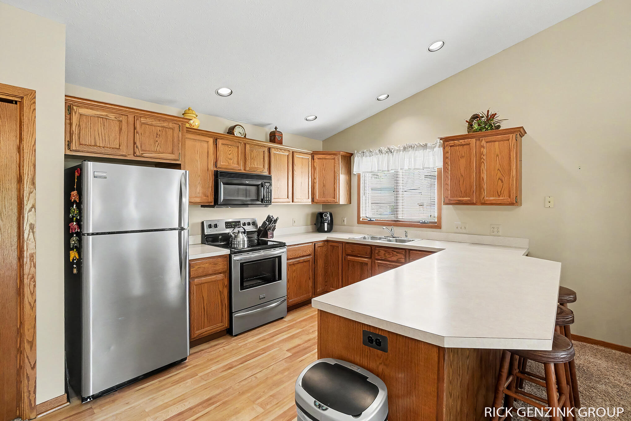 1793 Lakeview Drive Zeeland MI 49464