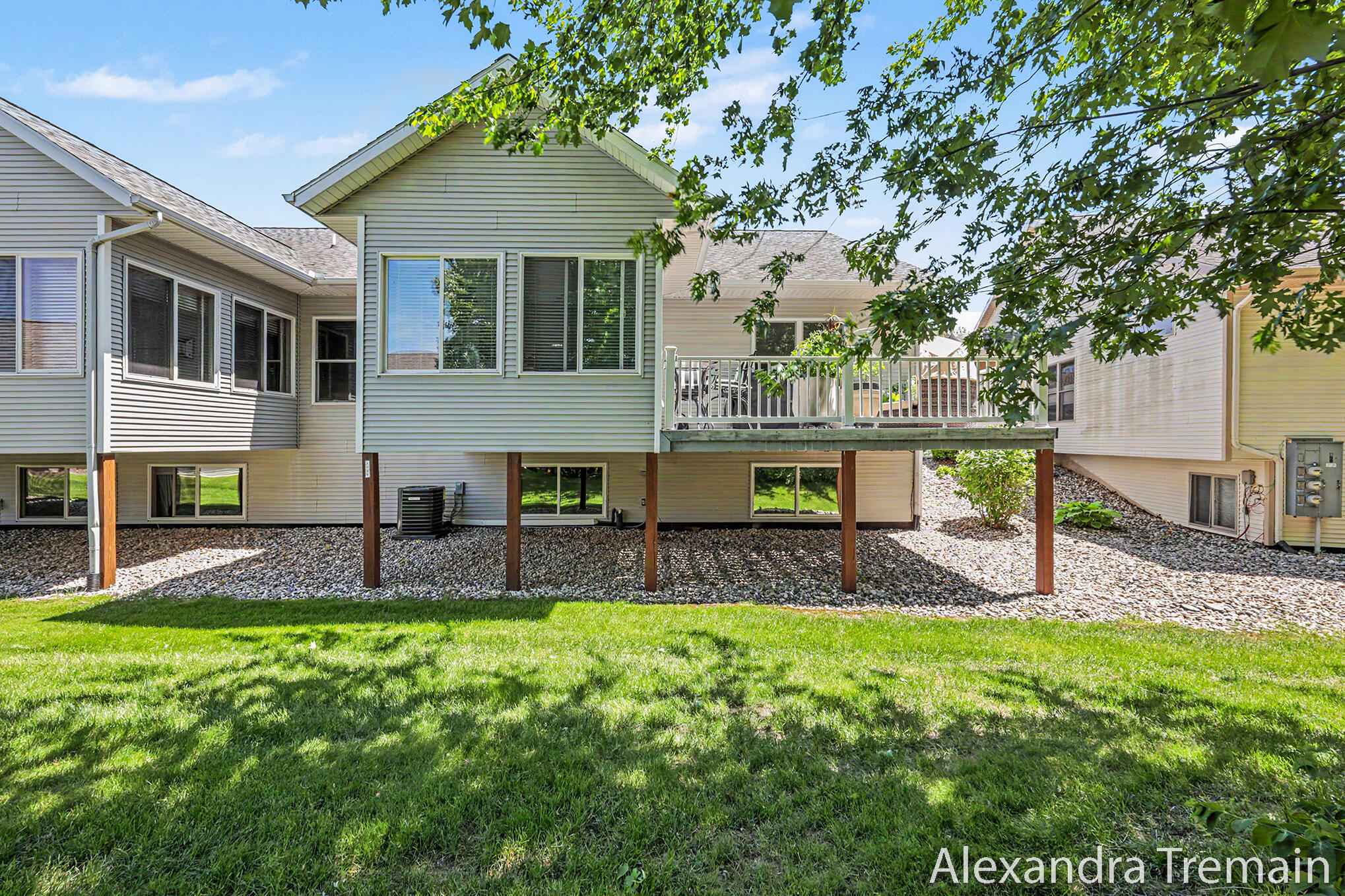 1071 Kensington Street NW Grand Rapids MI 49534