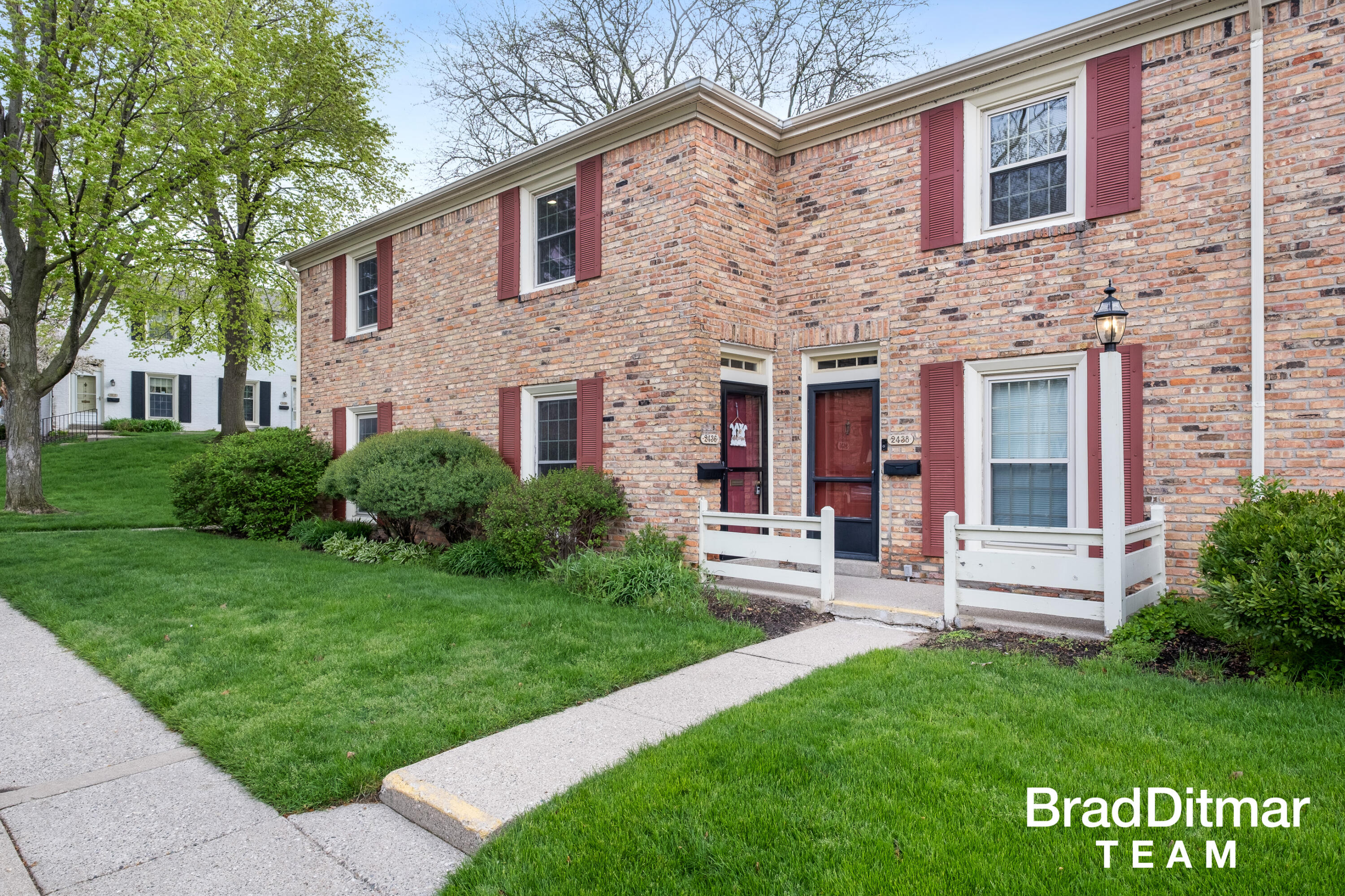 2436 Abbington Drive SE Grand Rapids MI 49506