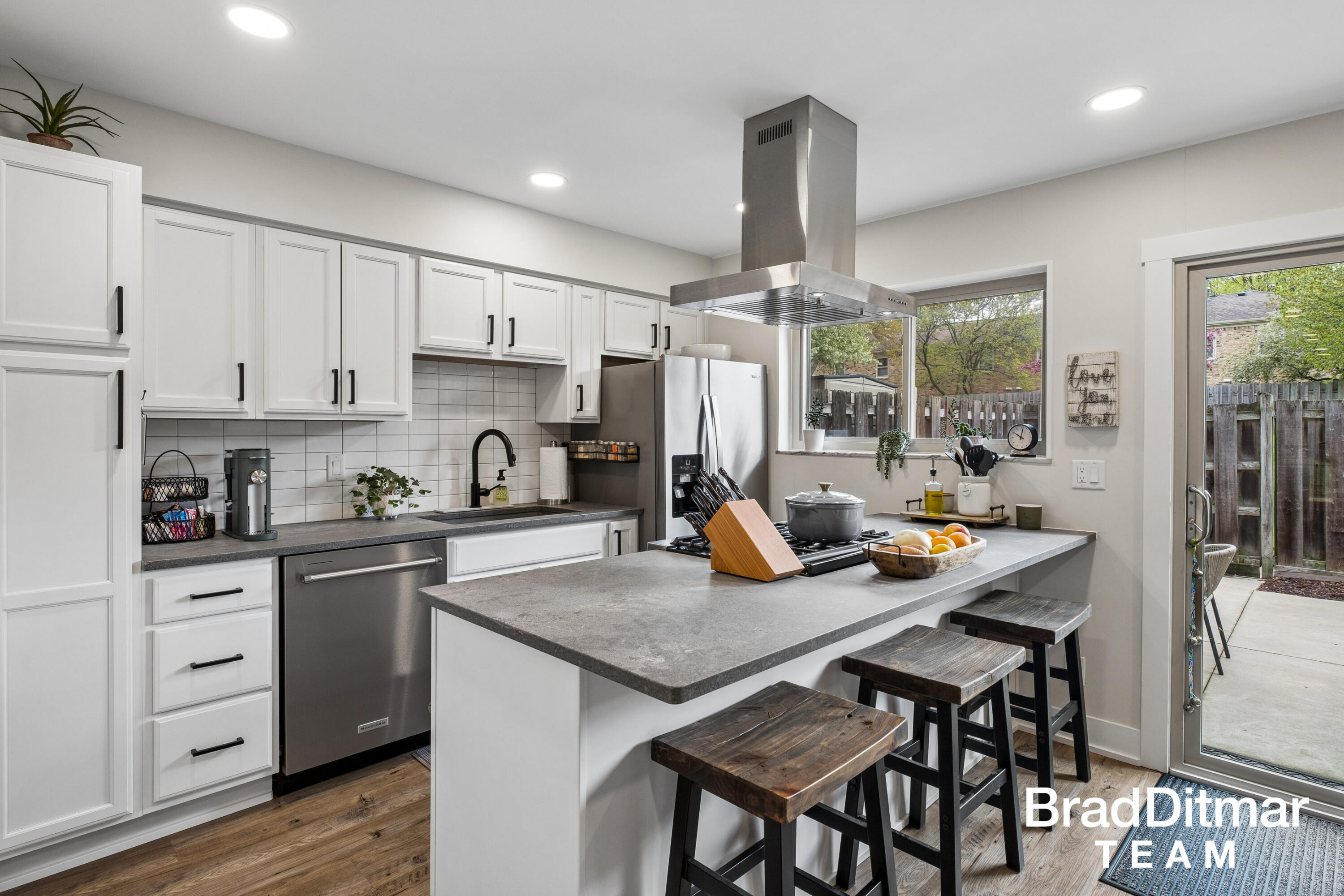 2436 Abbington Drive SE Grand Rapids MI 49506