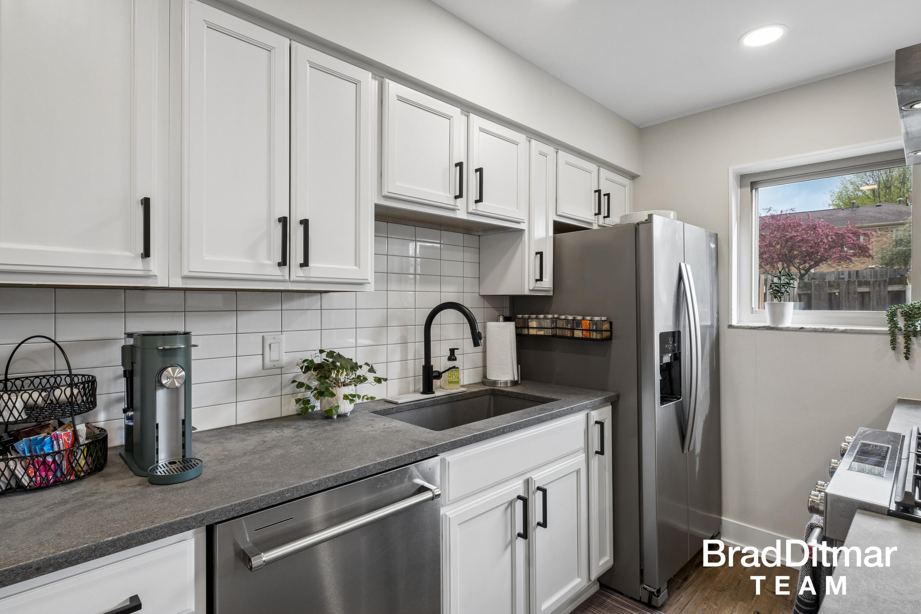 2436 Abbington Drive SE Grand Rapids MI 49506