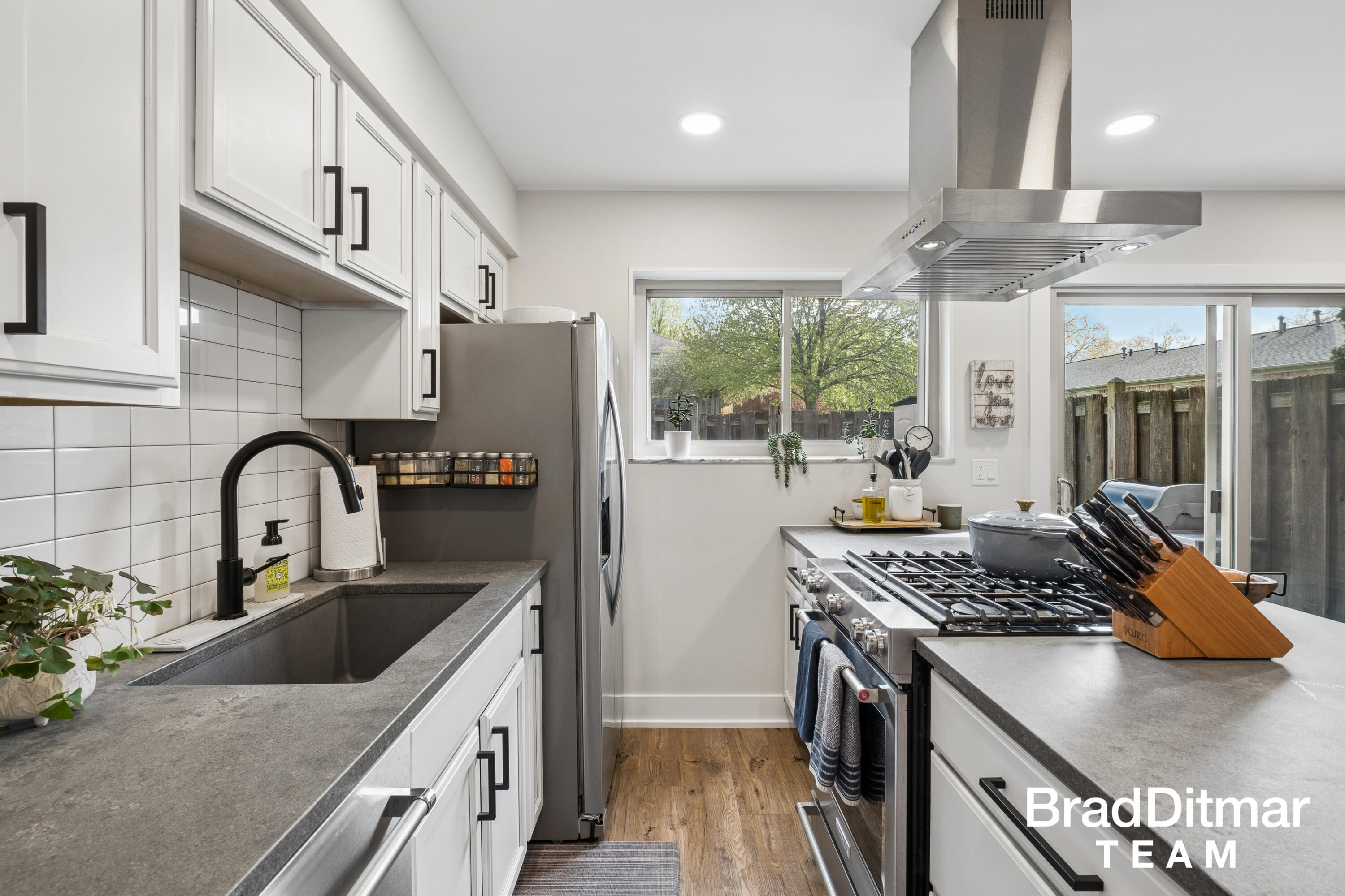 2436 Abbington Drive SE Grand Rapids MI 49506