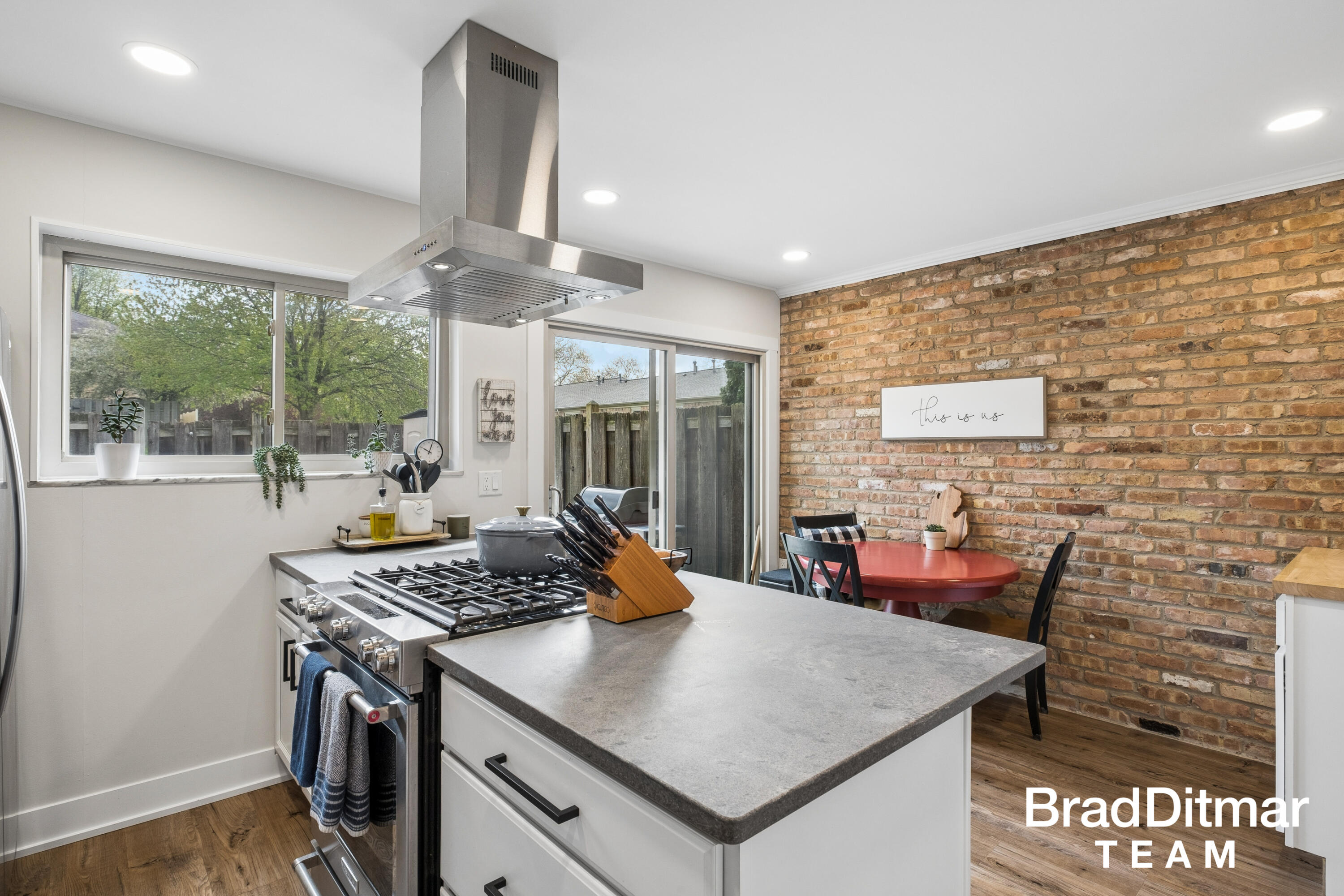 2436 Abbington Drive SE Grand Rapids MI 49506