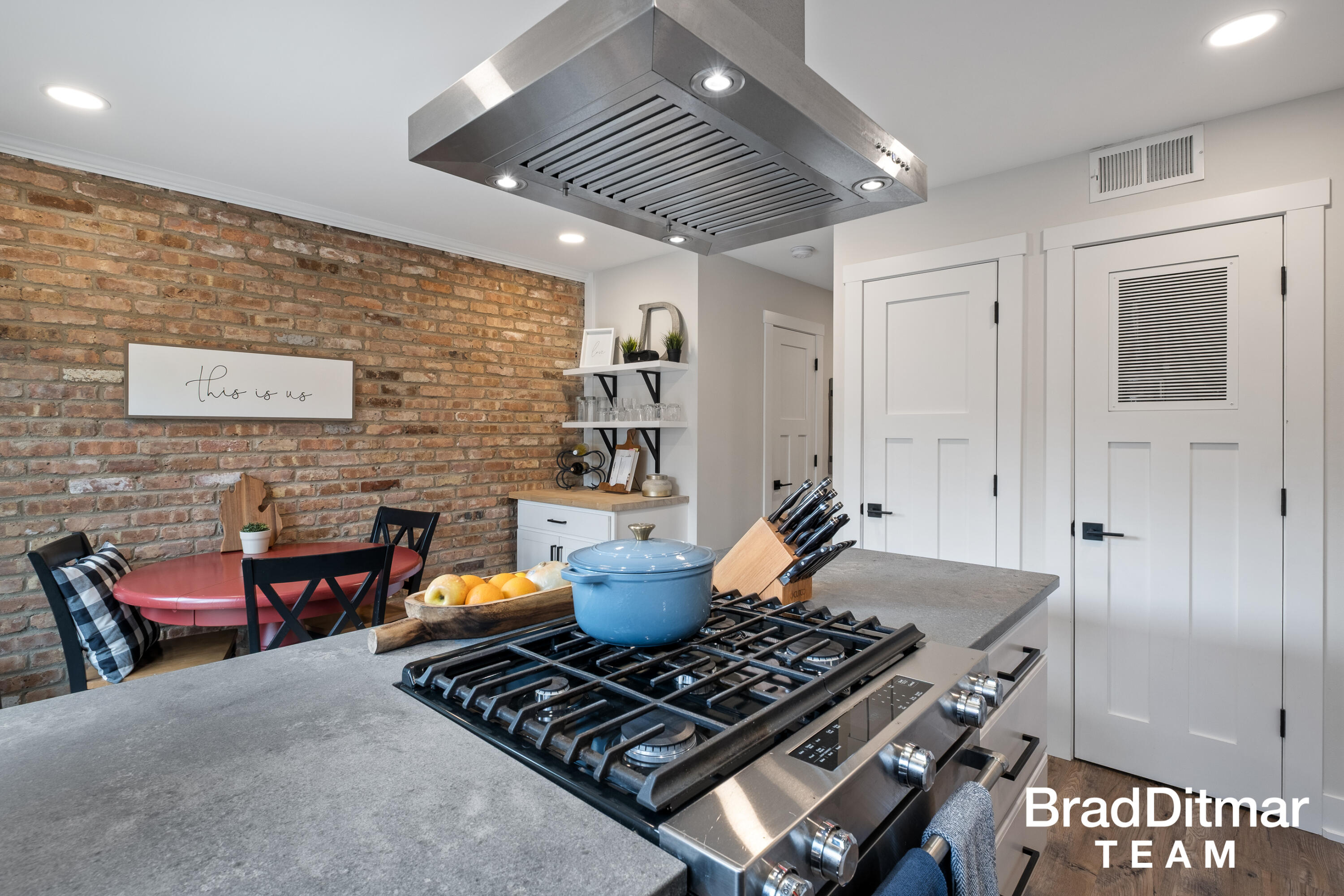 2436 Abbington Drive SE Grand Rapids MI 49506
