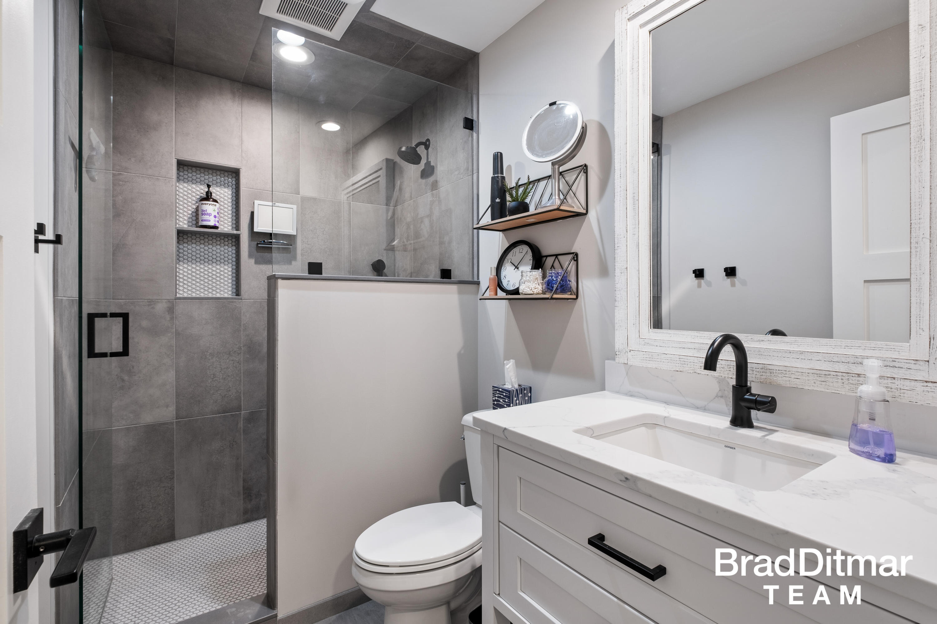 2436 Abbington Drive SE Grand Rapids MI 49506