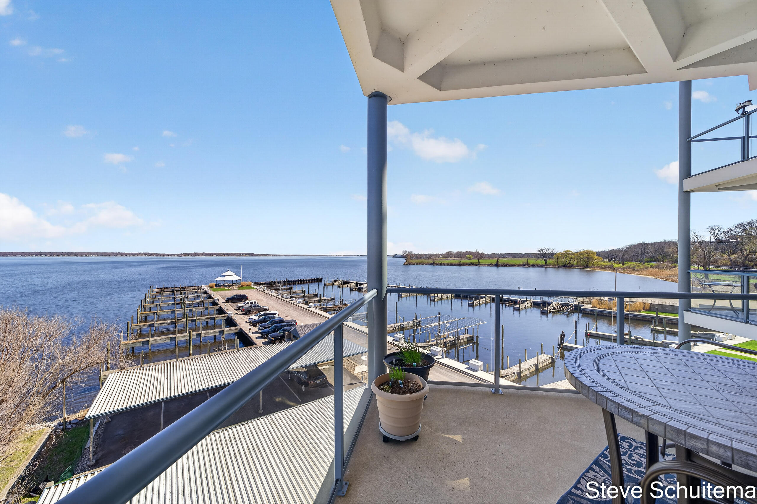 2964 Lakeshore Drive Muskegon MI 49441