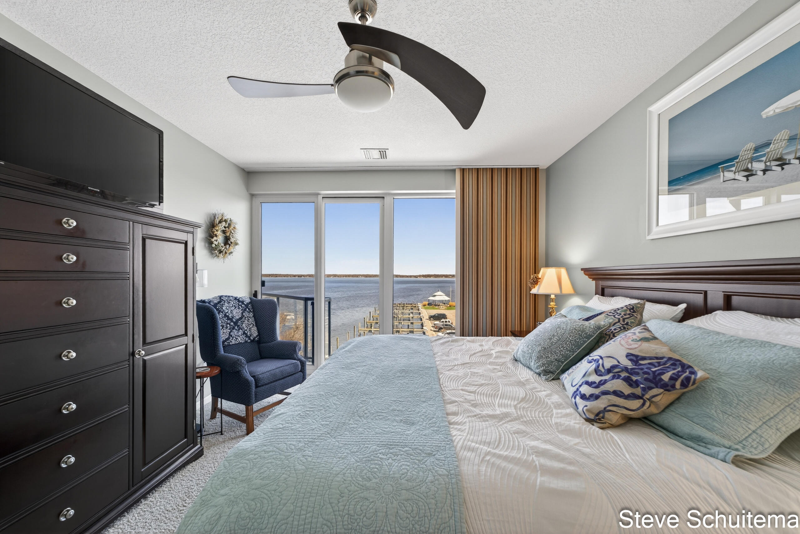 2964 Lakeshore Drive Muskegon MI 49441