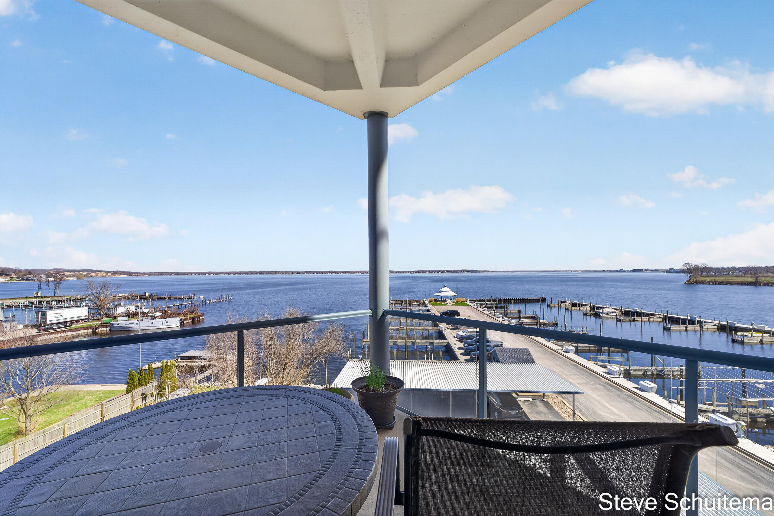2964 Lakeshore Drive Muskegon MI 49441