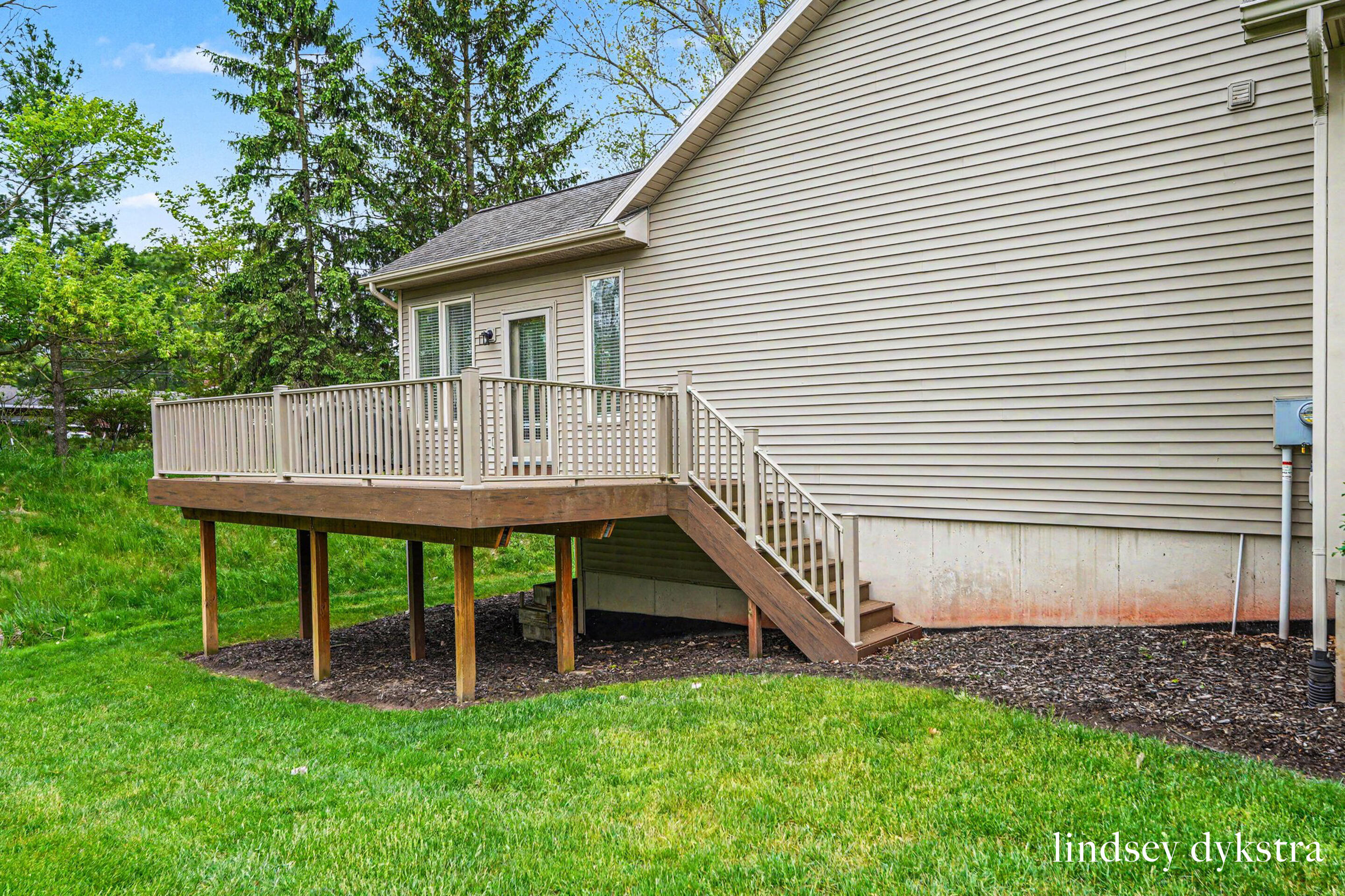 2320 Red Oak Court NW Grand Rapids MI 49504