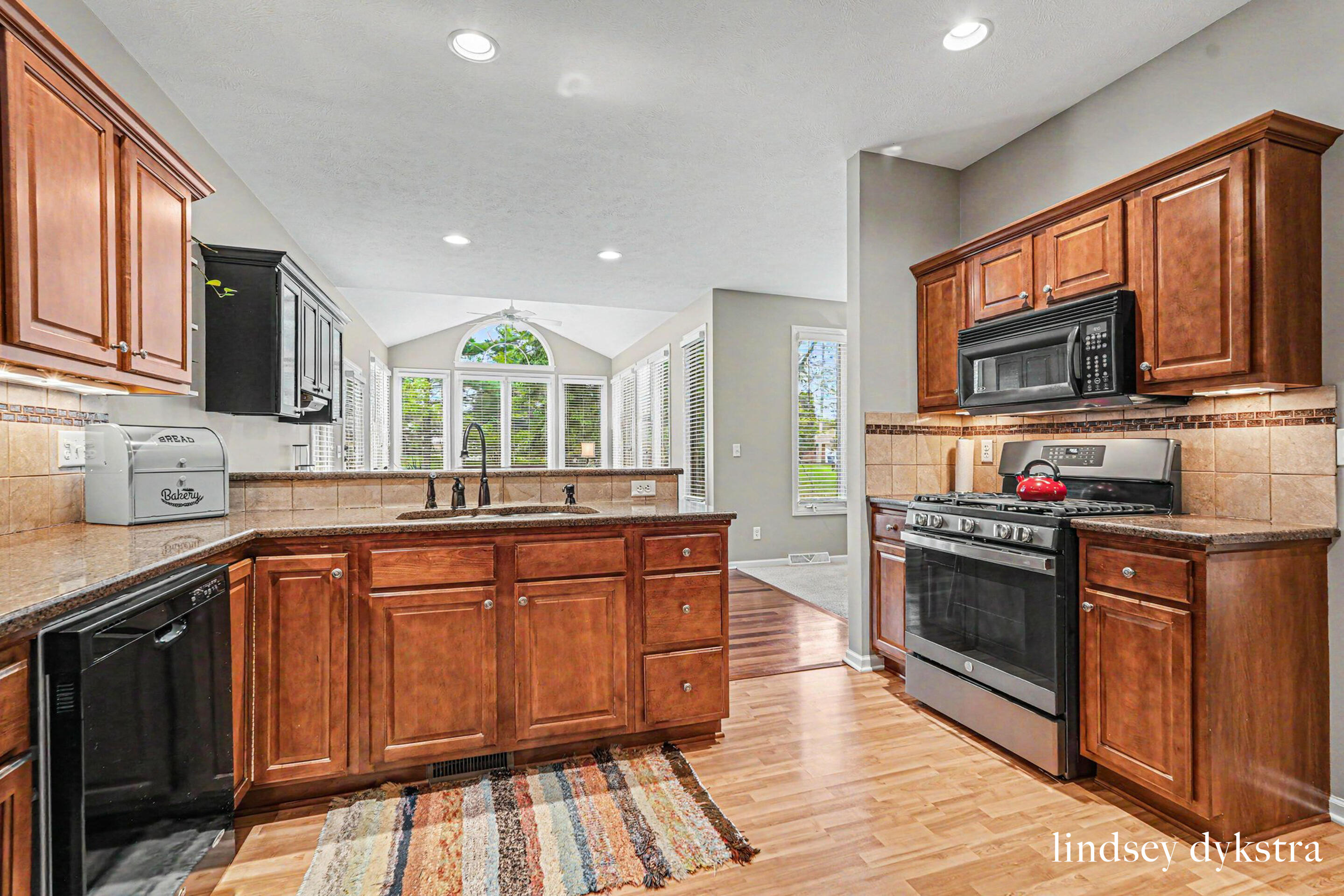2320 Red Oak Court NW Grand Rapids MI 49504
