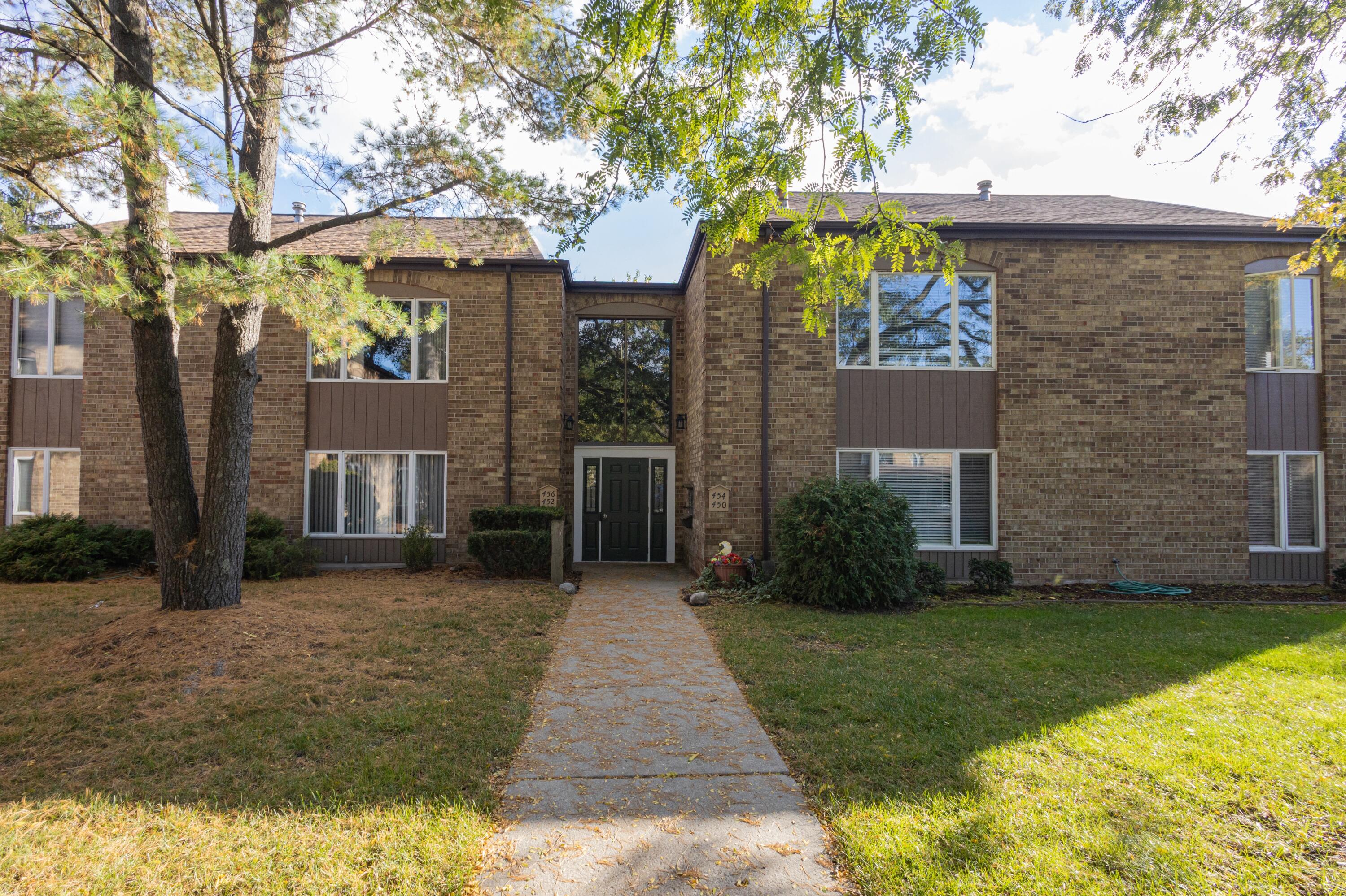 454 Barkwood Court NW Grand Rapids MI 49534