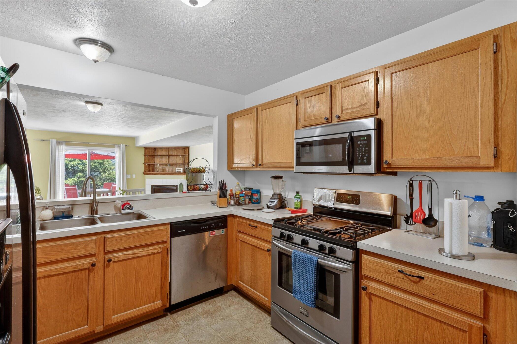1790 Grand Court NE Grand Rapids MI 49525