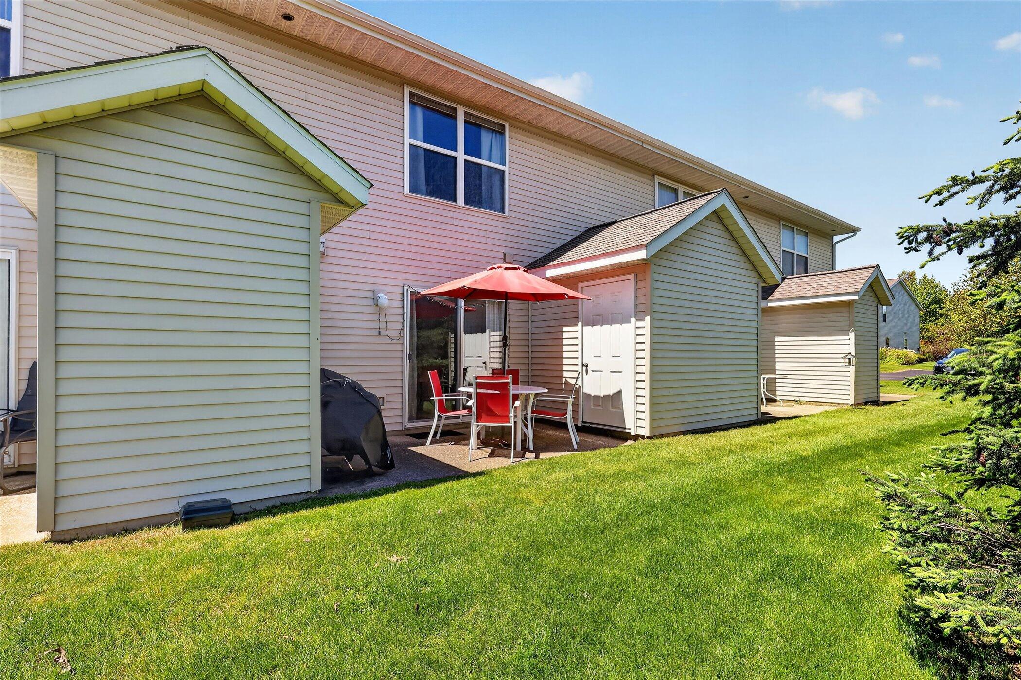 1790 Grand Court NE Grand Rapids MI 49525