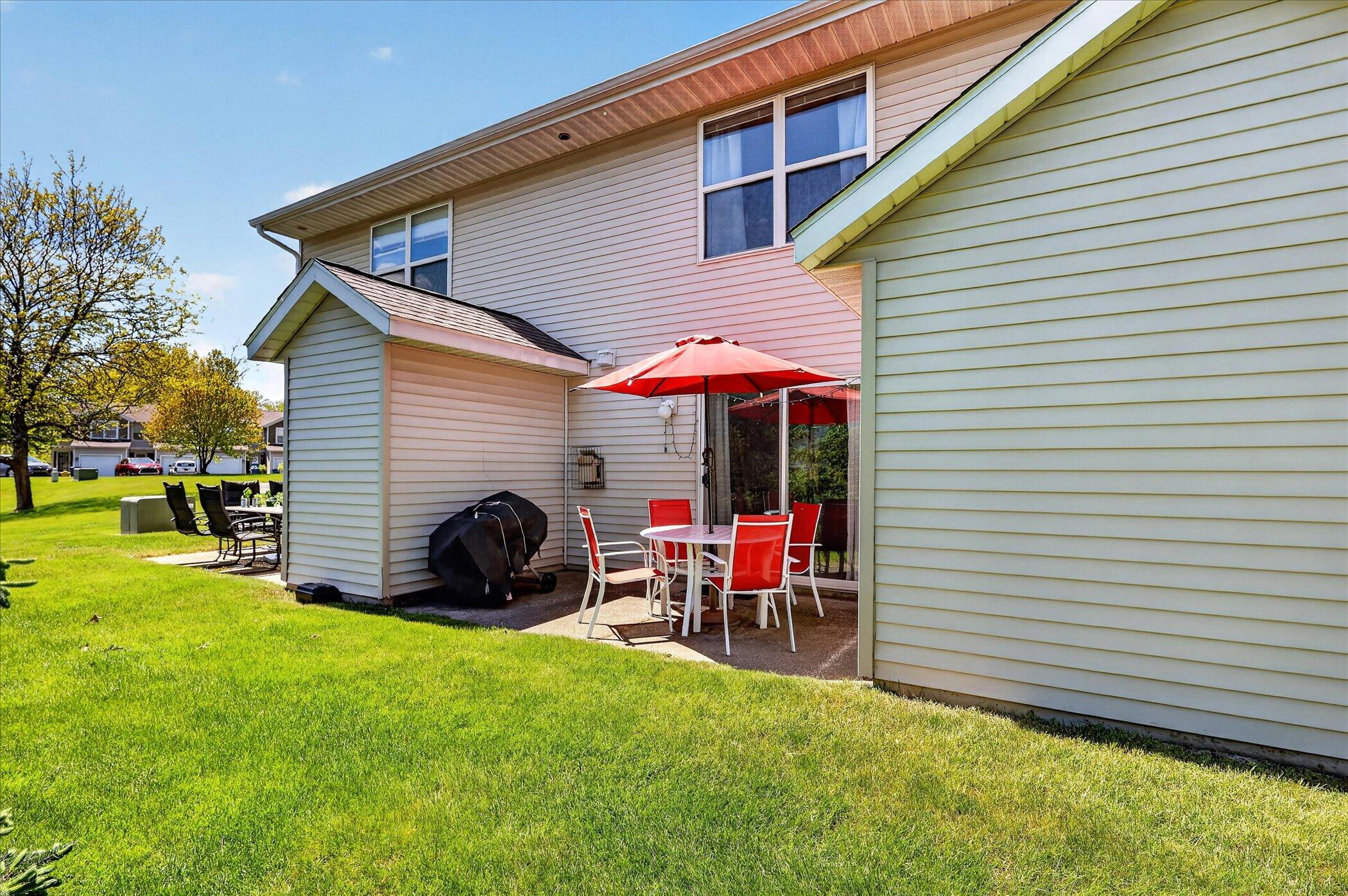 1790 Grand Court NE Grand Rapids MI 49525