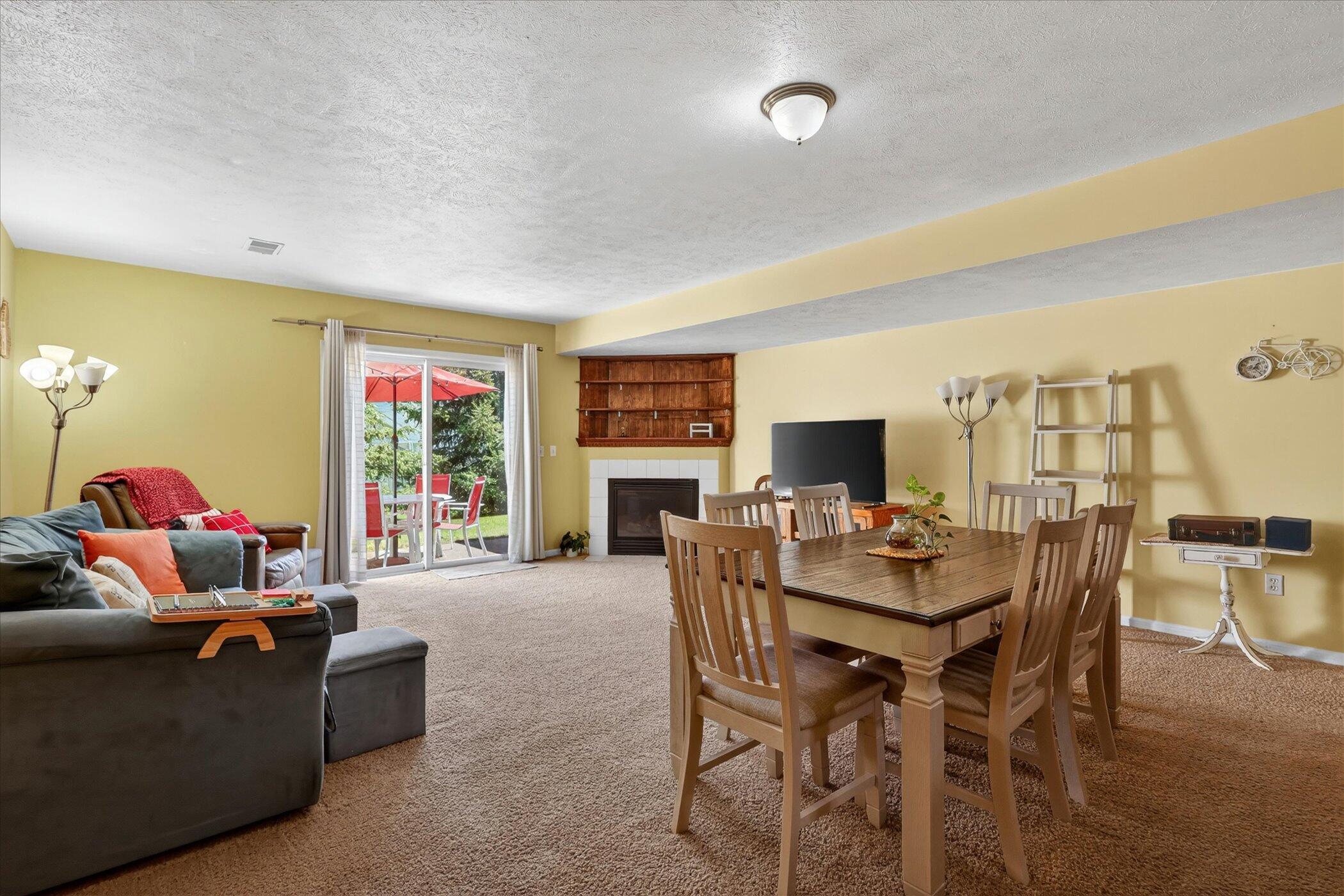 1790 Grand Court NE Grand Rapids MI 49525
