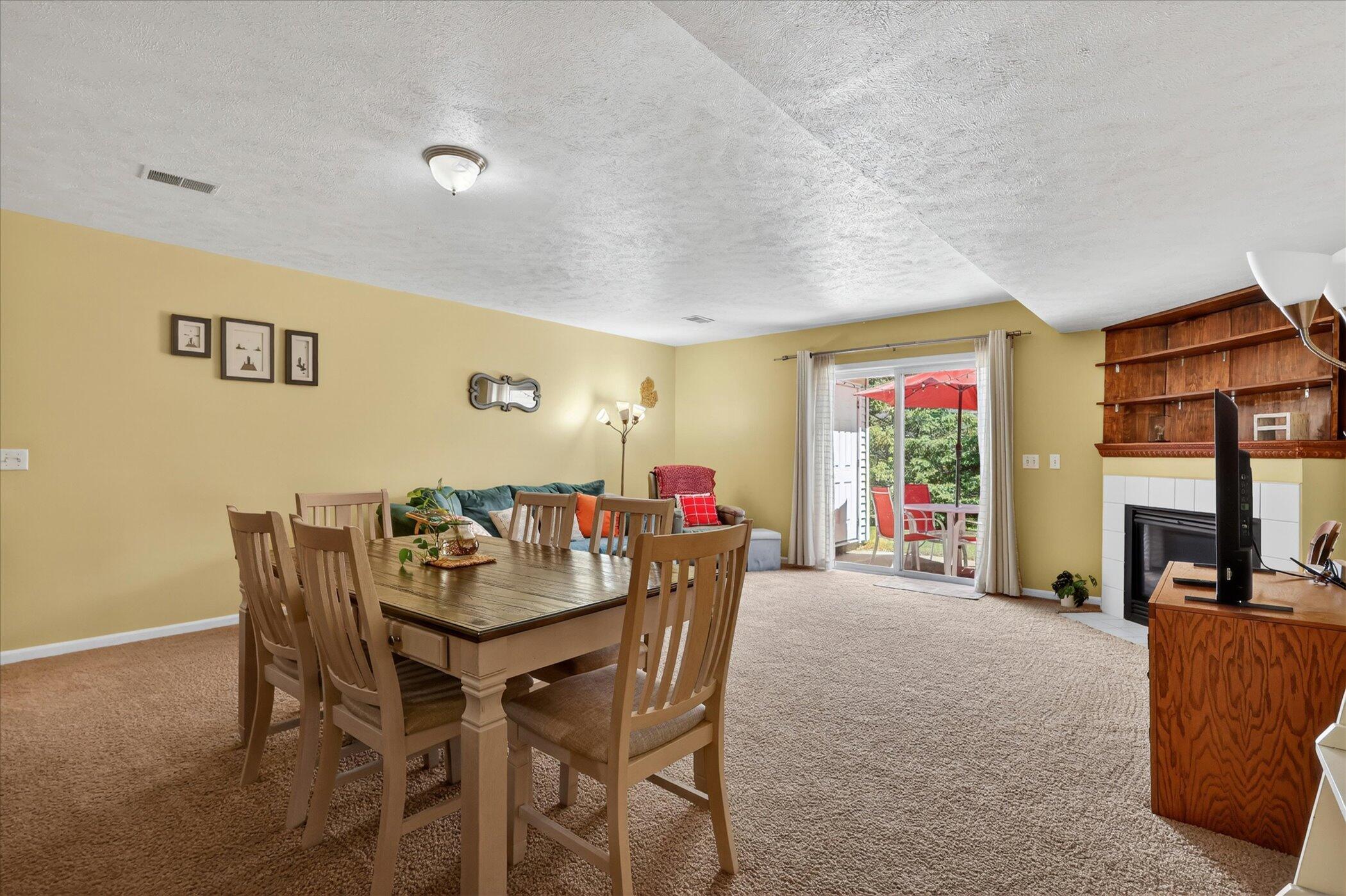 1790 Grand Court NE Grand Rapids MI 49525