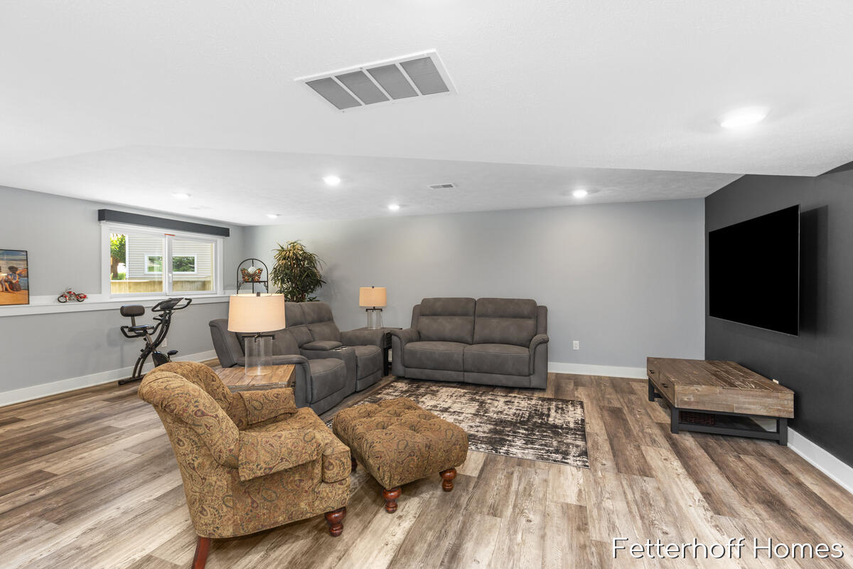 945 Kensington Street NW Grand Rapids MI 49534