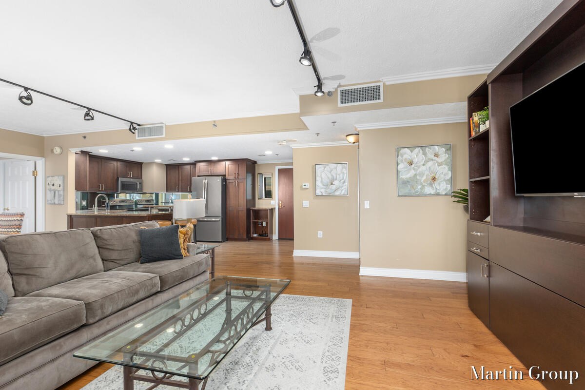 62 Campau Circle NW Grand Rapids MI 49503