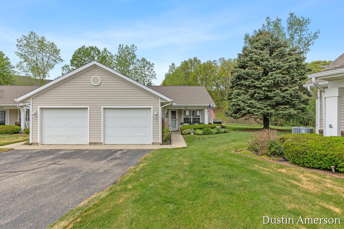 4212 Peak Lane NE Grand Rapids MI 49525