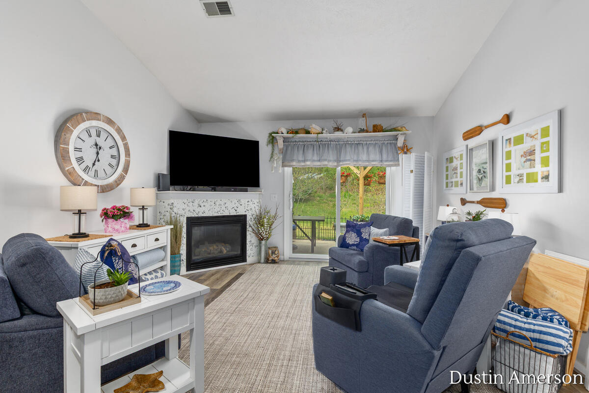 4212 Peak Lane NE Grand Rapids MI 49525