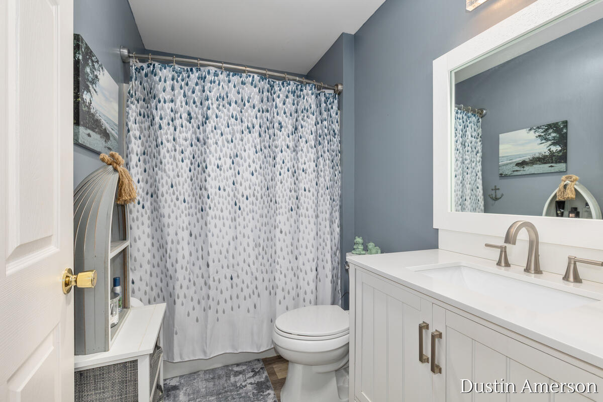 4212 Peak Lane NE Grand Rapids MI 49525