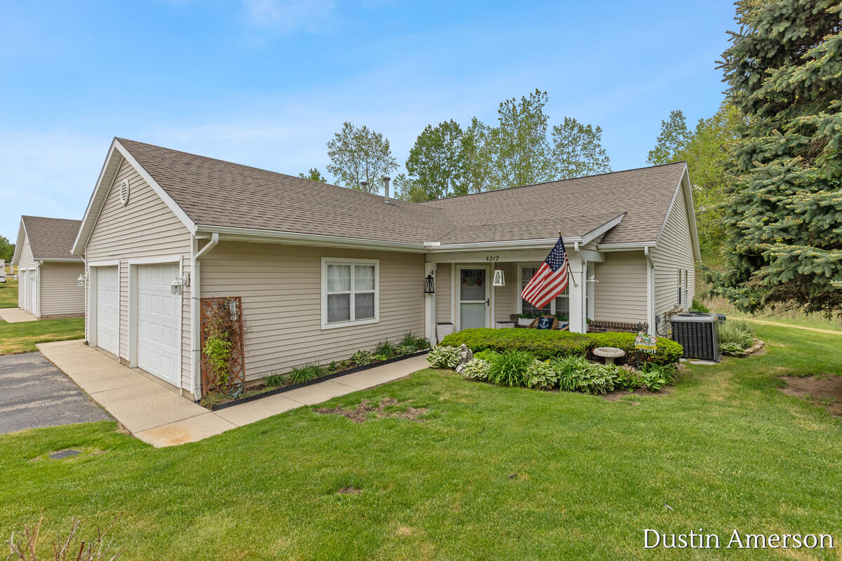 4212 Peak Lane NE Grand Rapids MI 49525