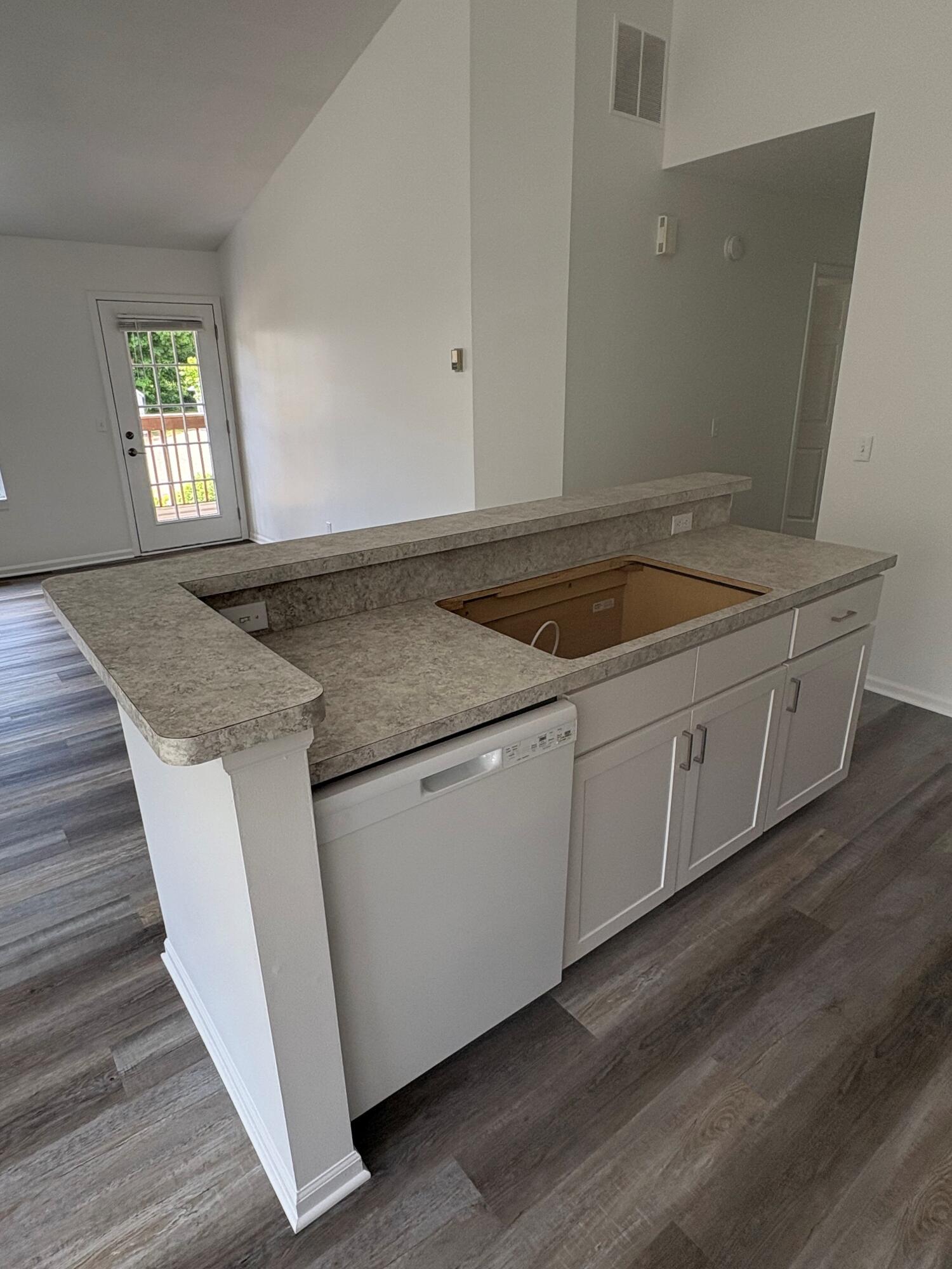 194 Hunters Lane NE Rockford MI 49341
