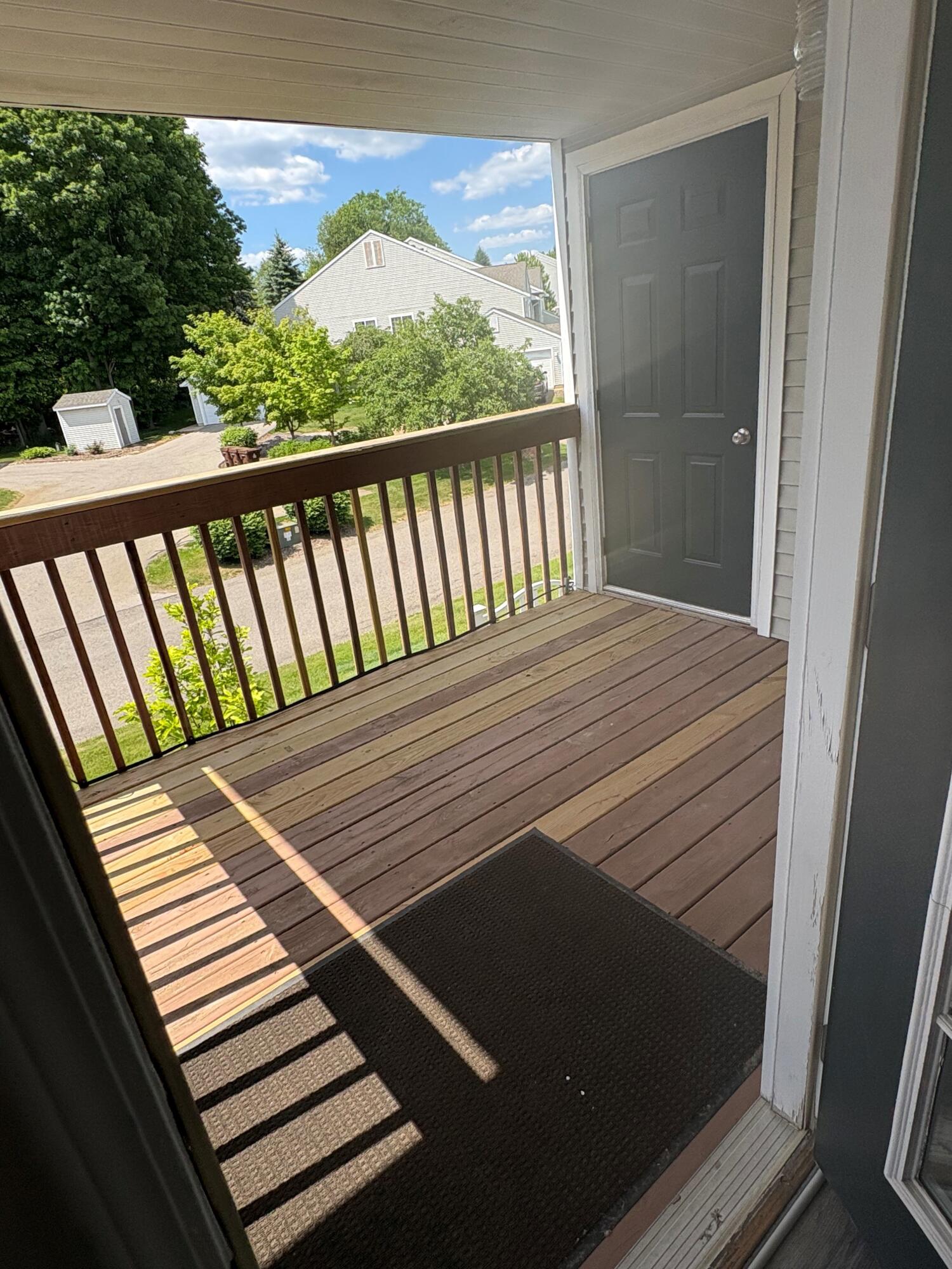 194 Hunters Lane NE Rockford MI 49341
