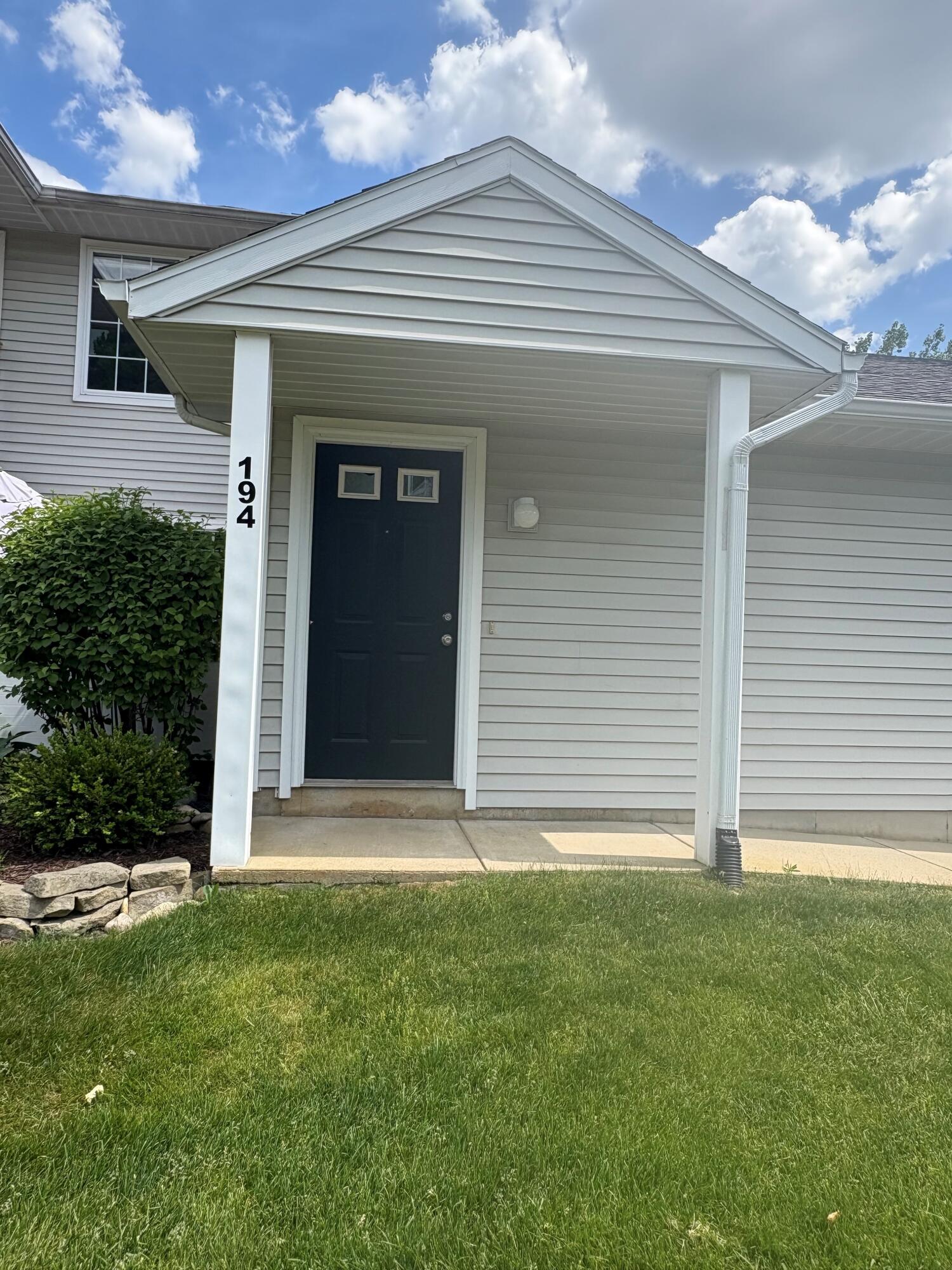 194 Hunters Lane NE Rockford MI 49341