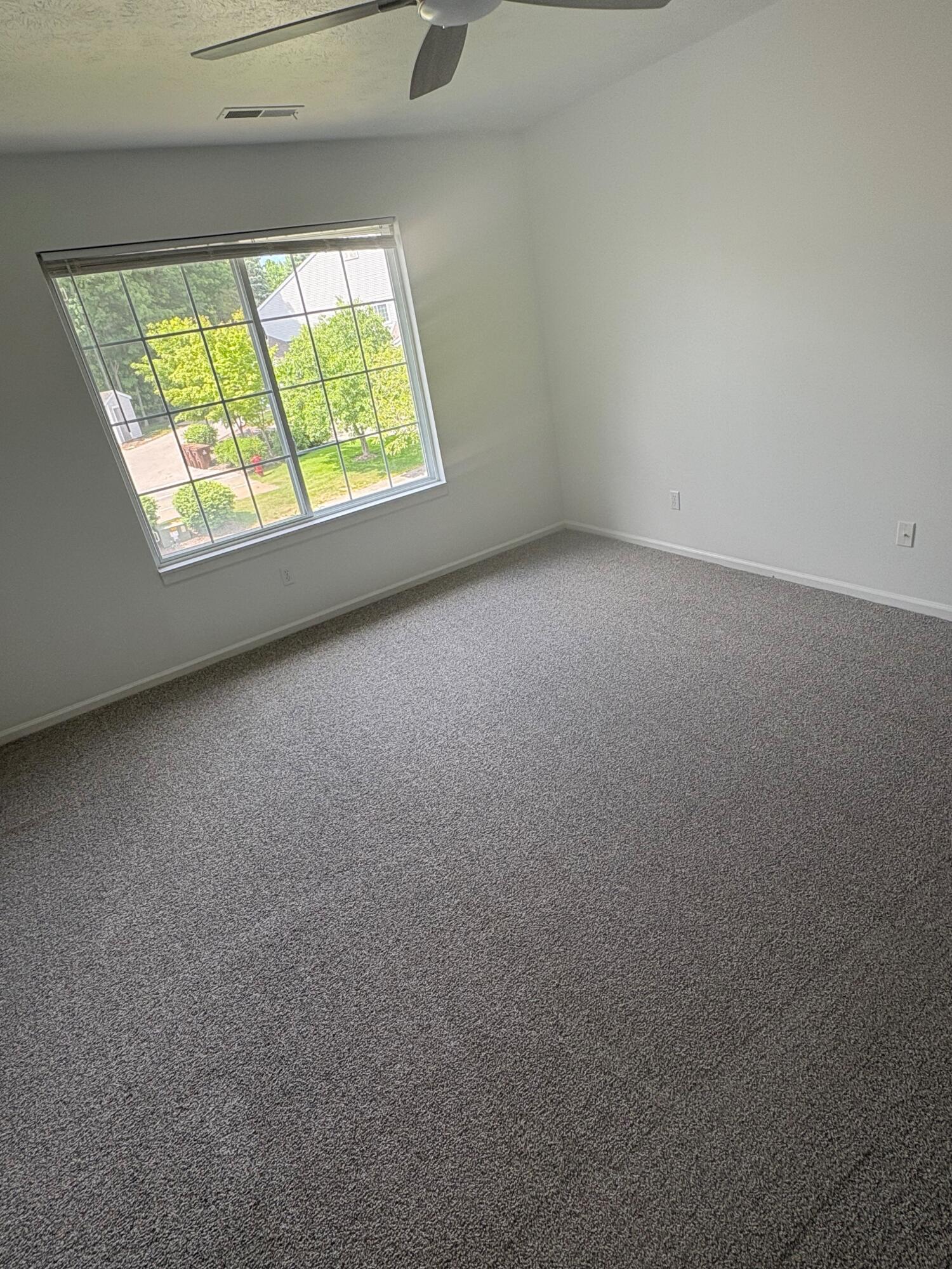 194 Hunters Lane NE Rockford MI 49341