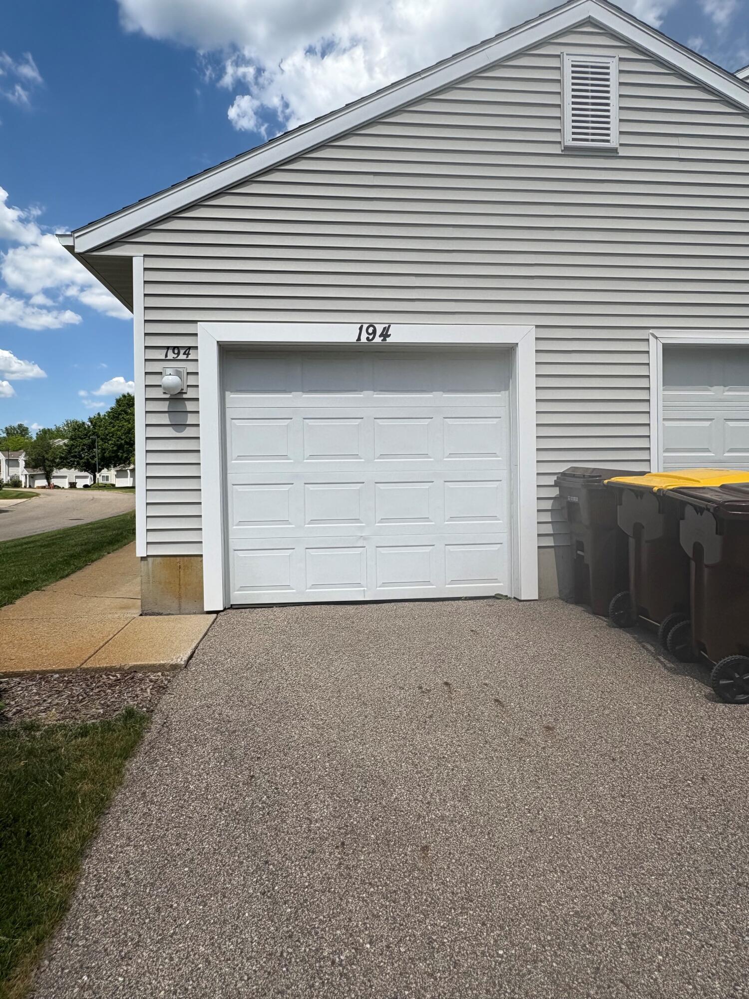 194 Hunters Lane NE Rockford MI 49341